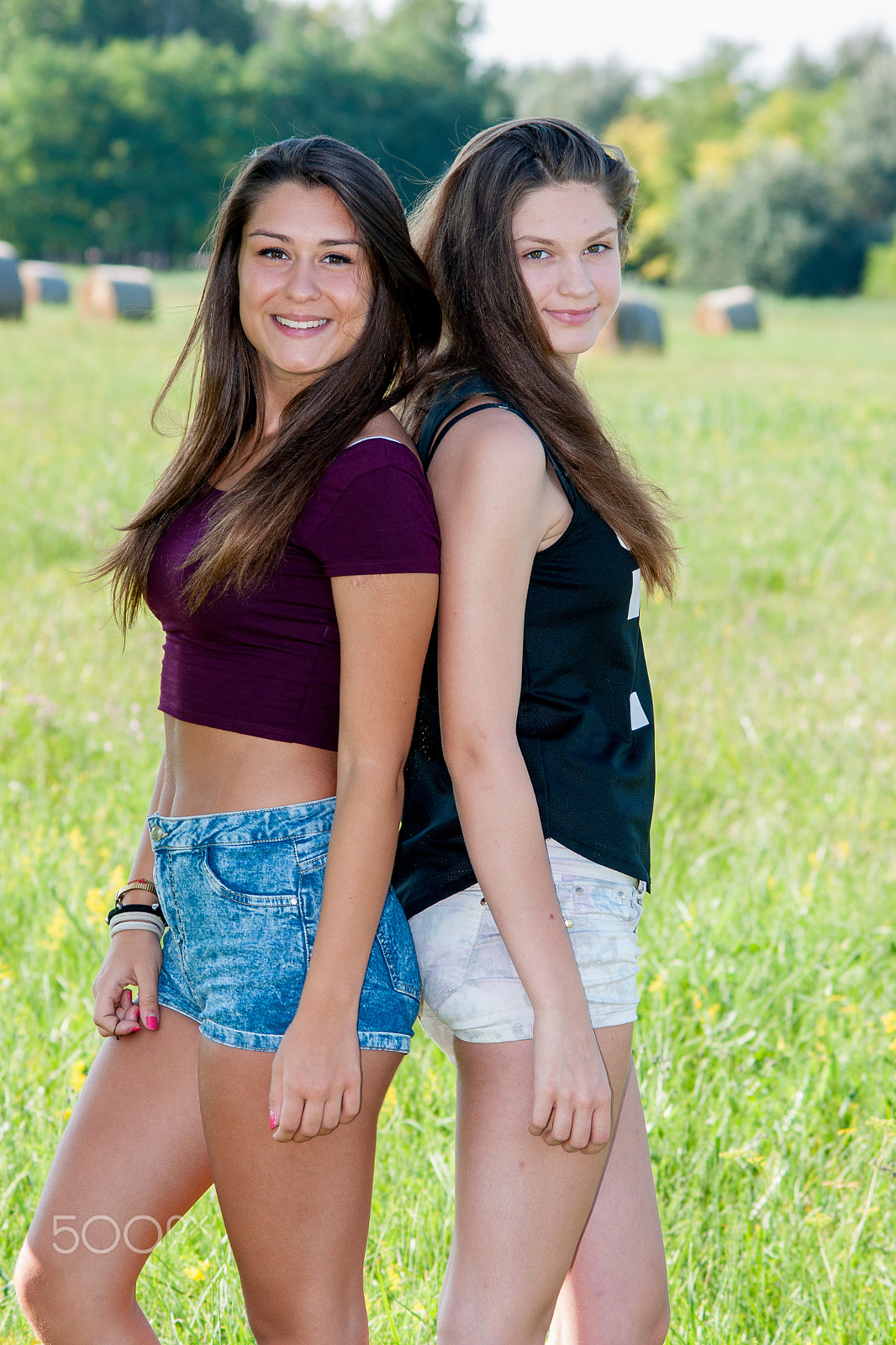 Sony Alpha DSLR-A700 + Minolta AF 70-210mm F4 Macro sample photo. Sisters photography