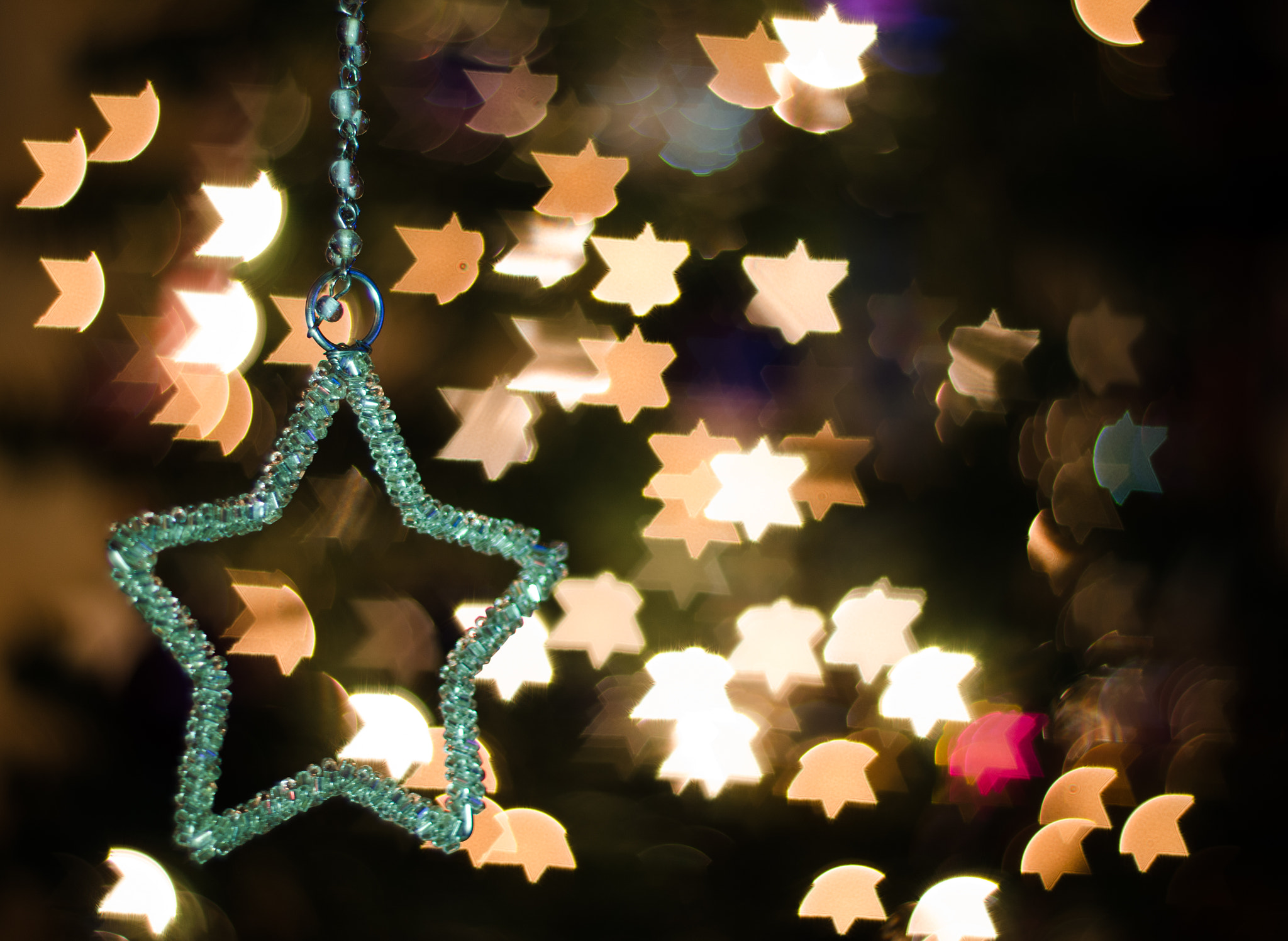 Nikon D5100 + Nikon AF Nikkor 50mm F1.8D sample photo. Christmas bokeh 1 photography