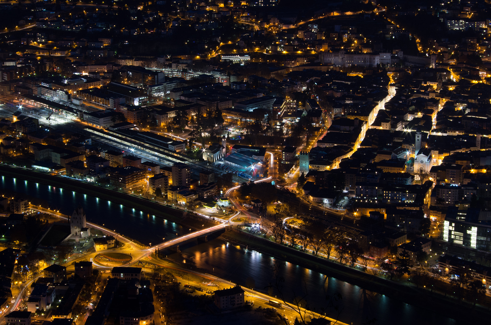 smc PENTAX-DA L 50-200mm F4-5.6 ED sample photo. Trento by night photography