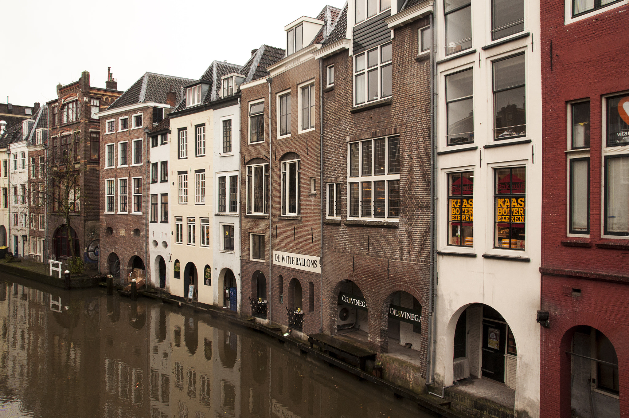 Nikon PC-E Nikkor 24mm F3.5D ED Tilt-Shift sample photo. Canal centrum utrecht photography
