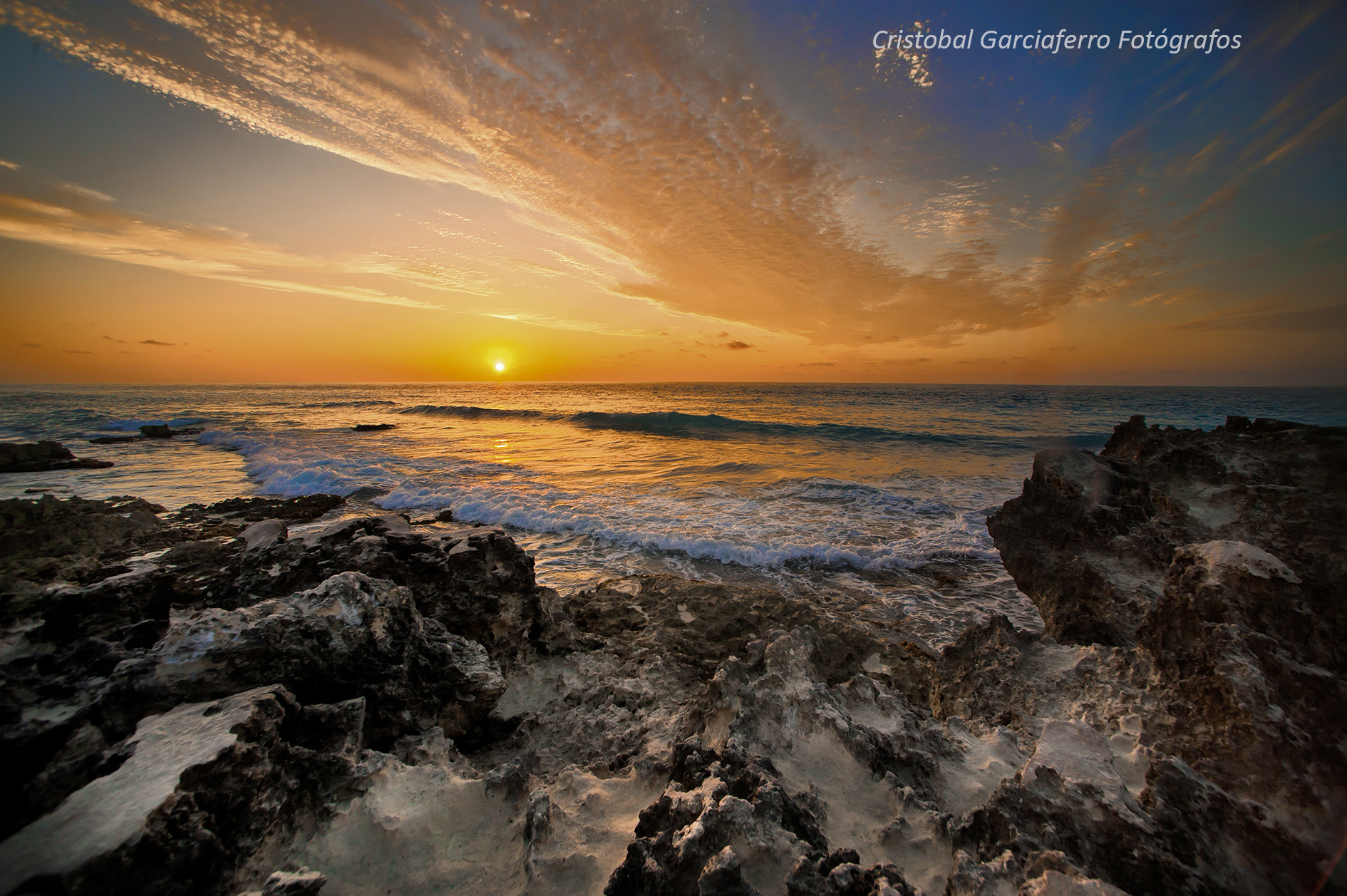 Nikon D3 + Nikon AF Nikkor 14mm F2.8D ED sample photo. Sunrise at cancun photography