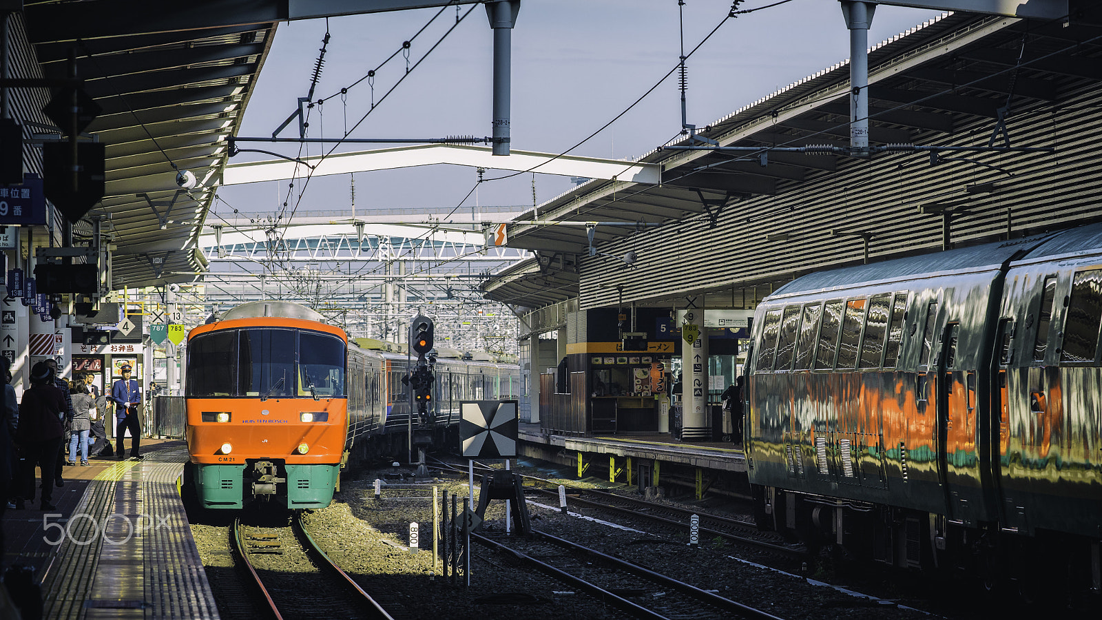 Nikon D810 + ZEISS Apo Sonnar T* 135mm F2 sample photo. Morning train ride photography