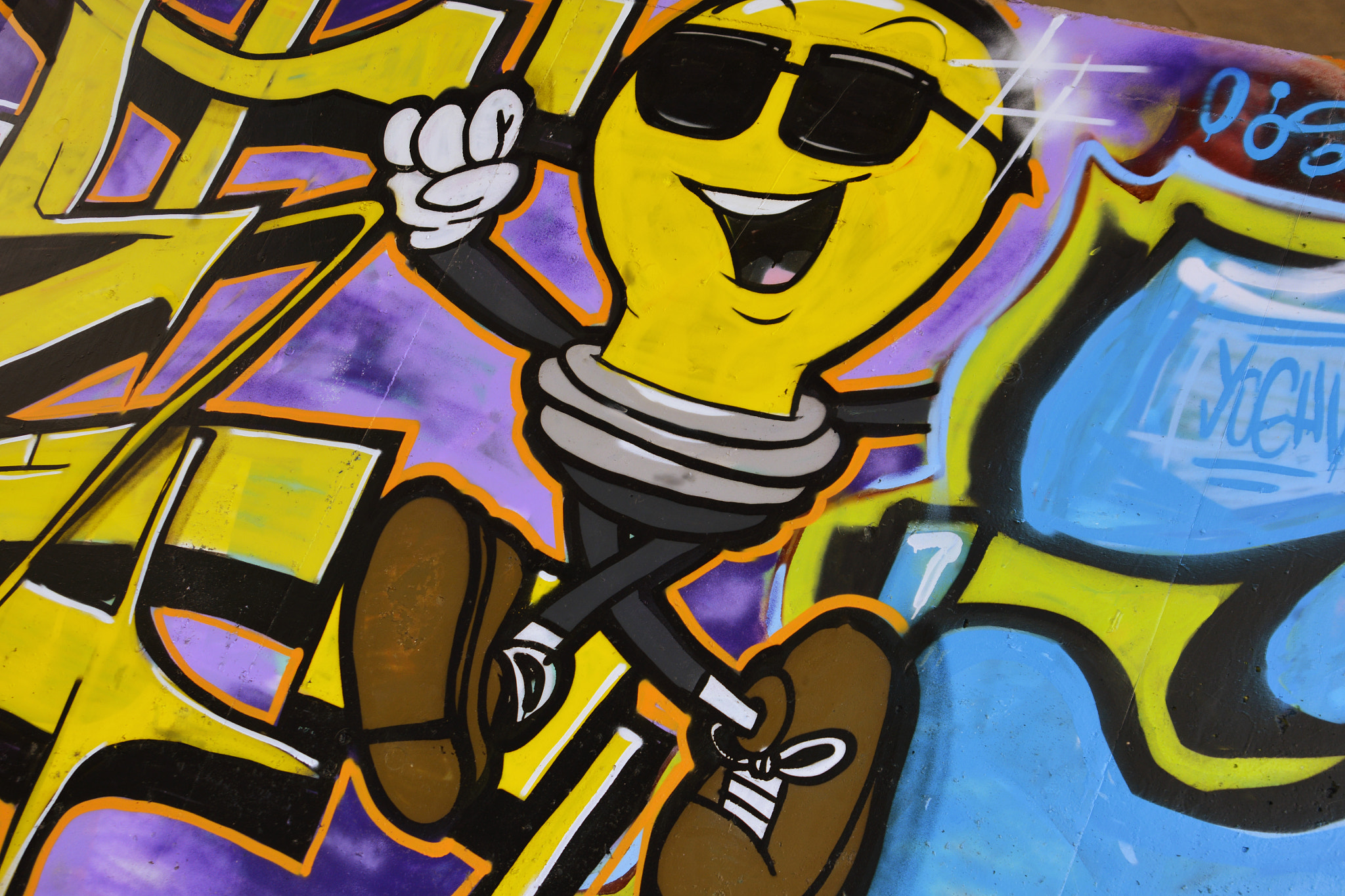 AF Zoom-Nikkor 75-240mm f/4.5-5.6D sample photo. Mr lightbulb graffiti photography
