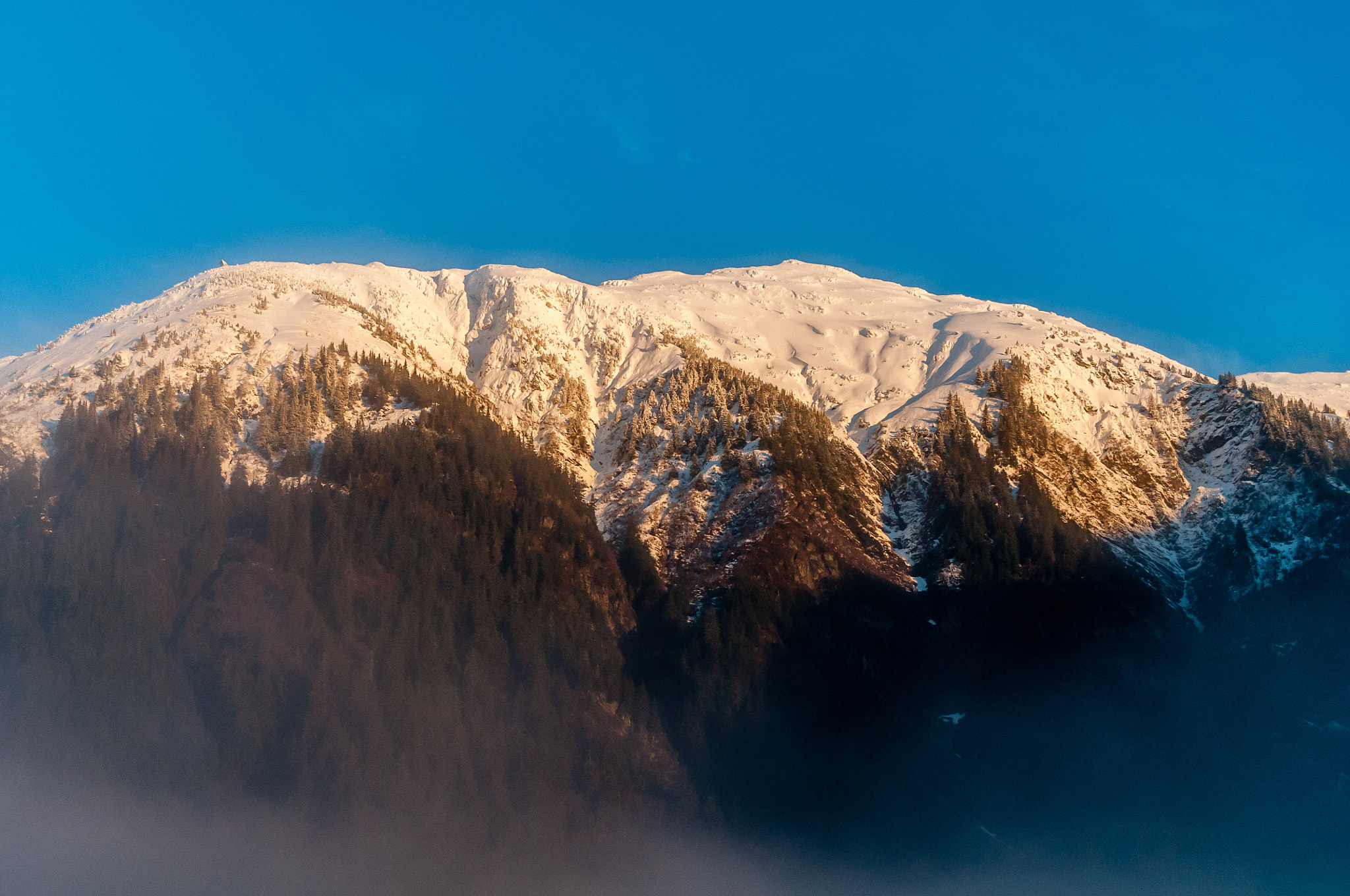 AF Zoom-Nikkor 28-105mm f/3.5-4.5D IF sample photo. Juneau pass photography