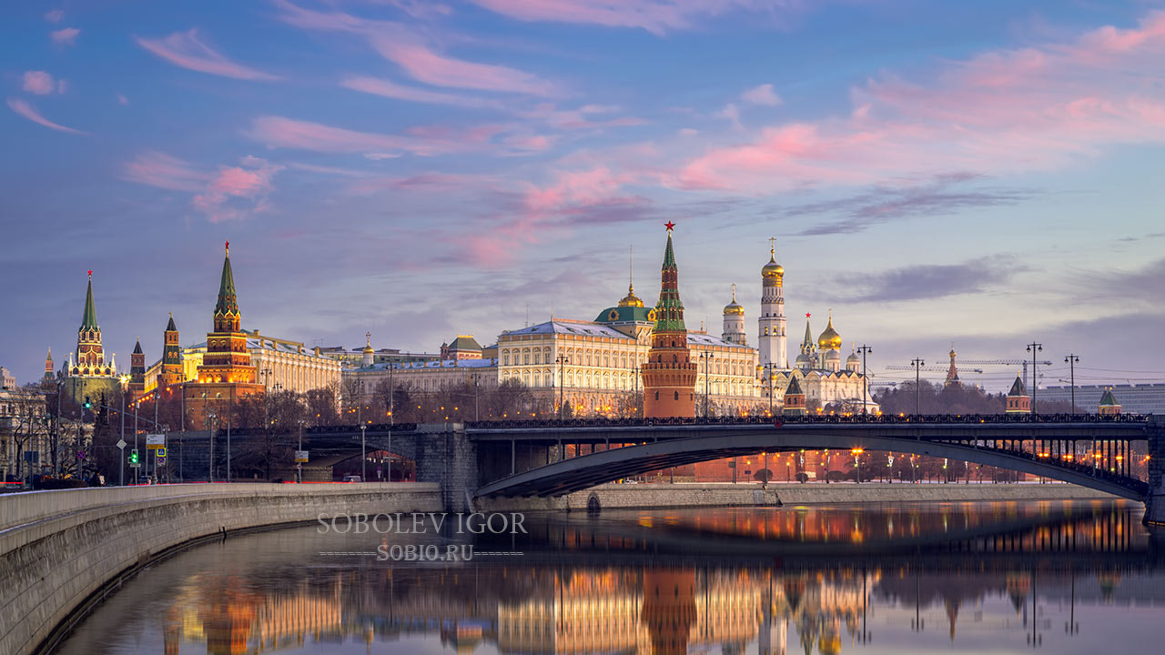 Sony a7R + Canon EF 24-105mm F4L IS USM sample photo. Moscow kremlin in the morn photography