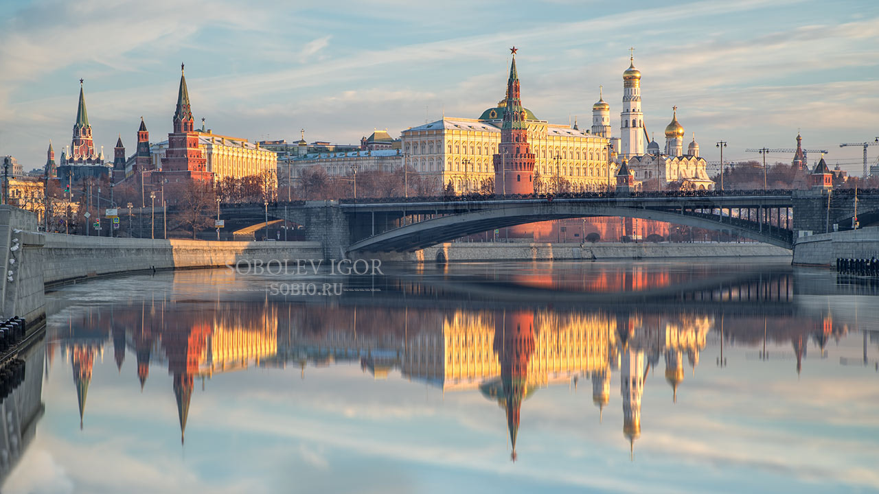 Sony a7R + Canon EF 24-105mm F4L IS USM sample photo. Moscow kremlin in the morn photography