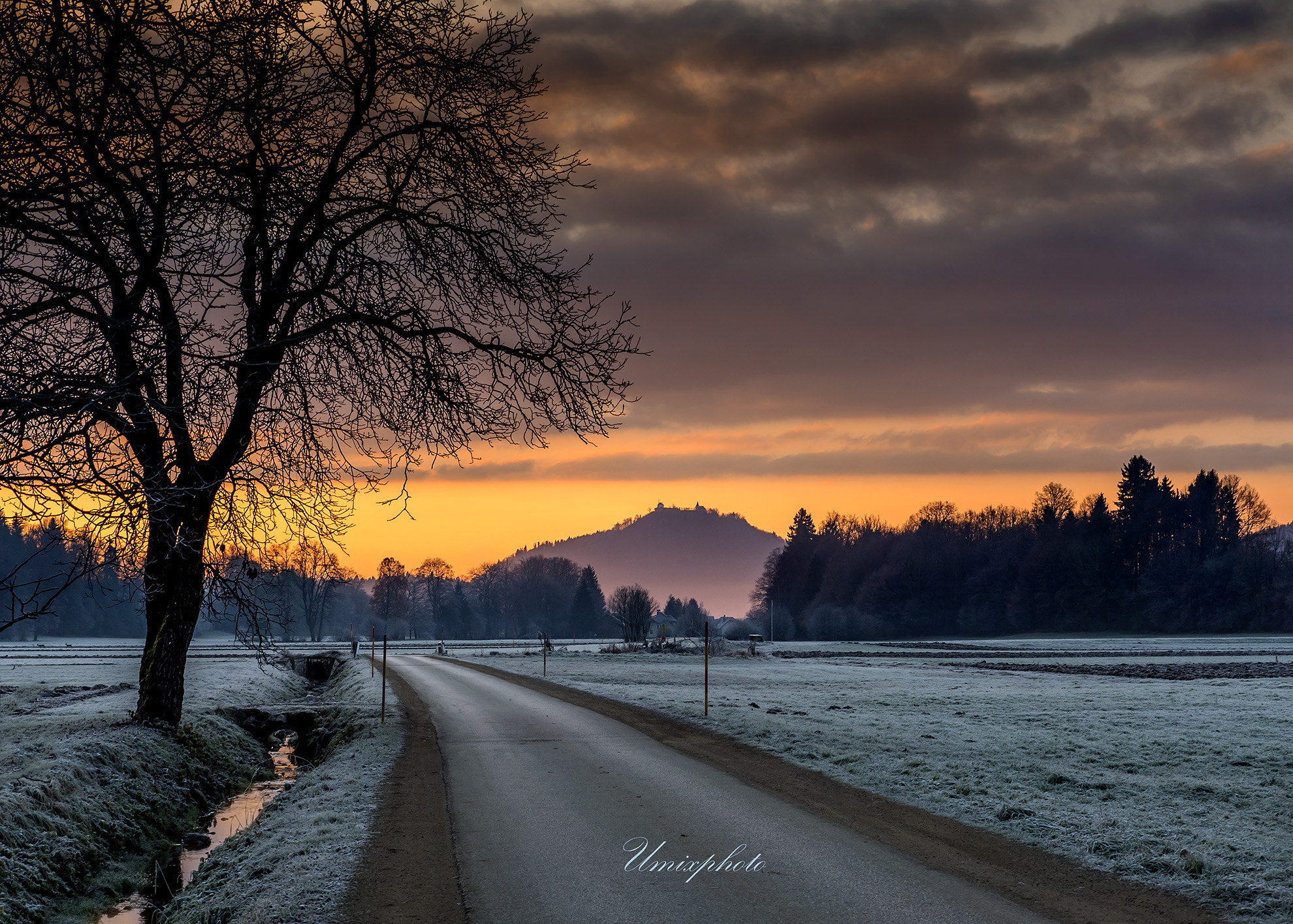 Panasonic Lumix G X Vario 35-100mm F2.8 OIS sample photo. Road to new morning photography