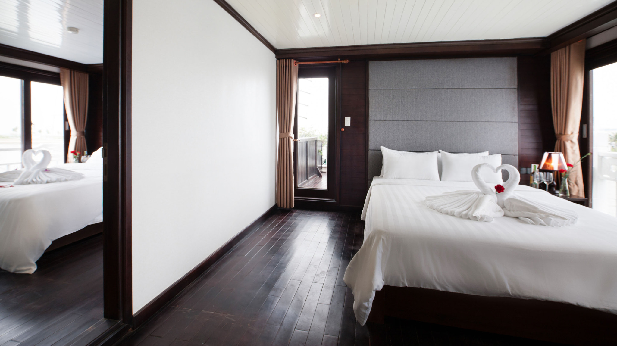 Canon EOS-1Ds Mark III sample photo. Aclass cruises in halong bay photography