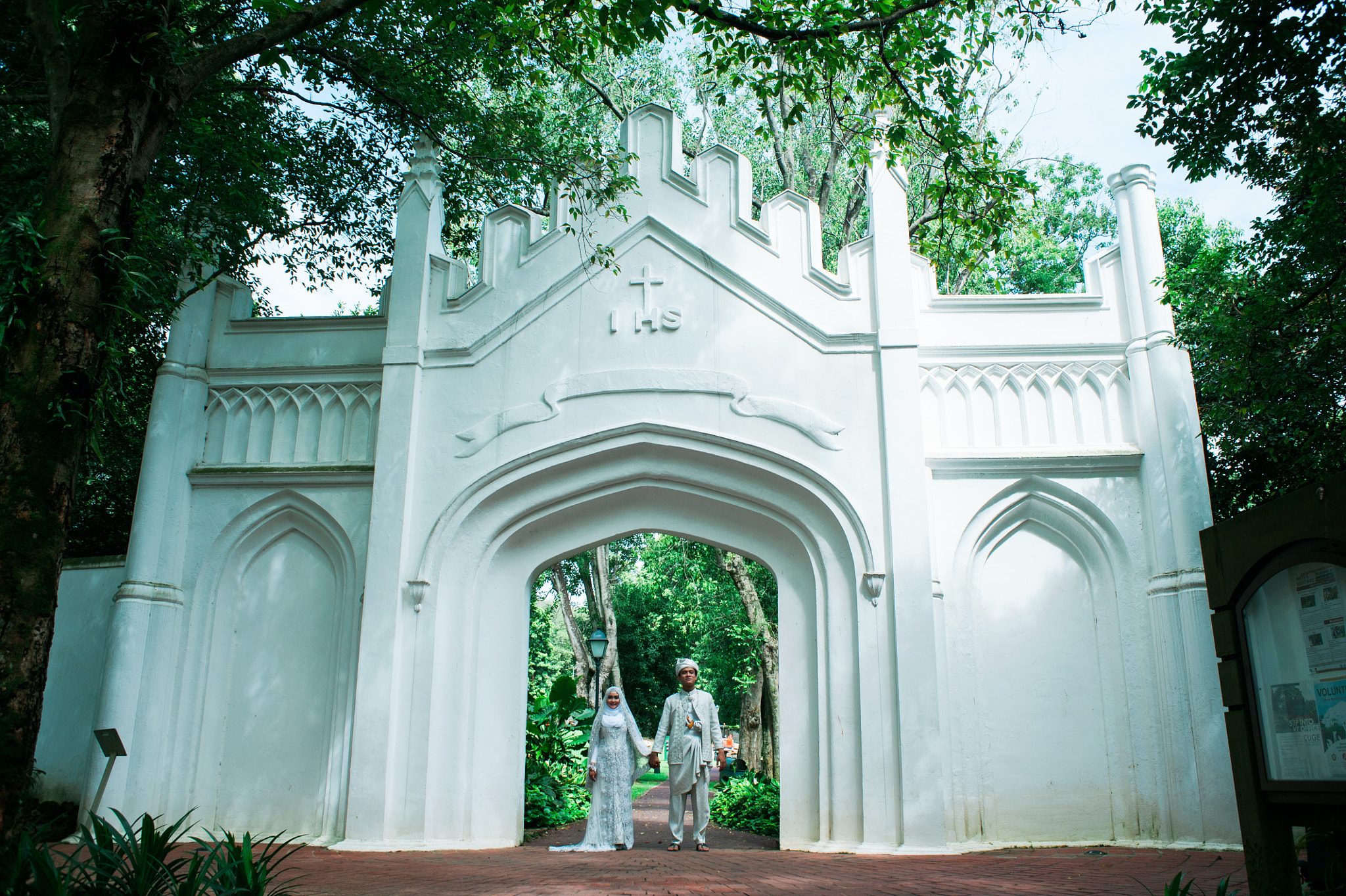 Nikon D700 + AF Nikkor 28mm f/2.8 sample photo. Castles and fairytales photography