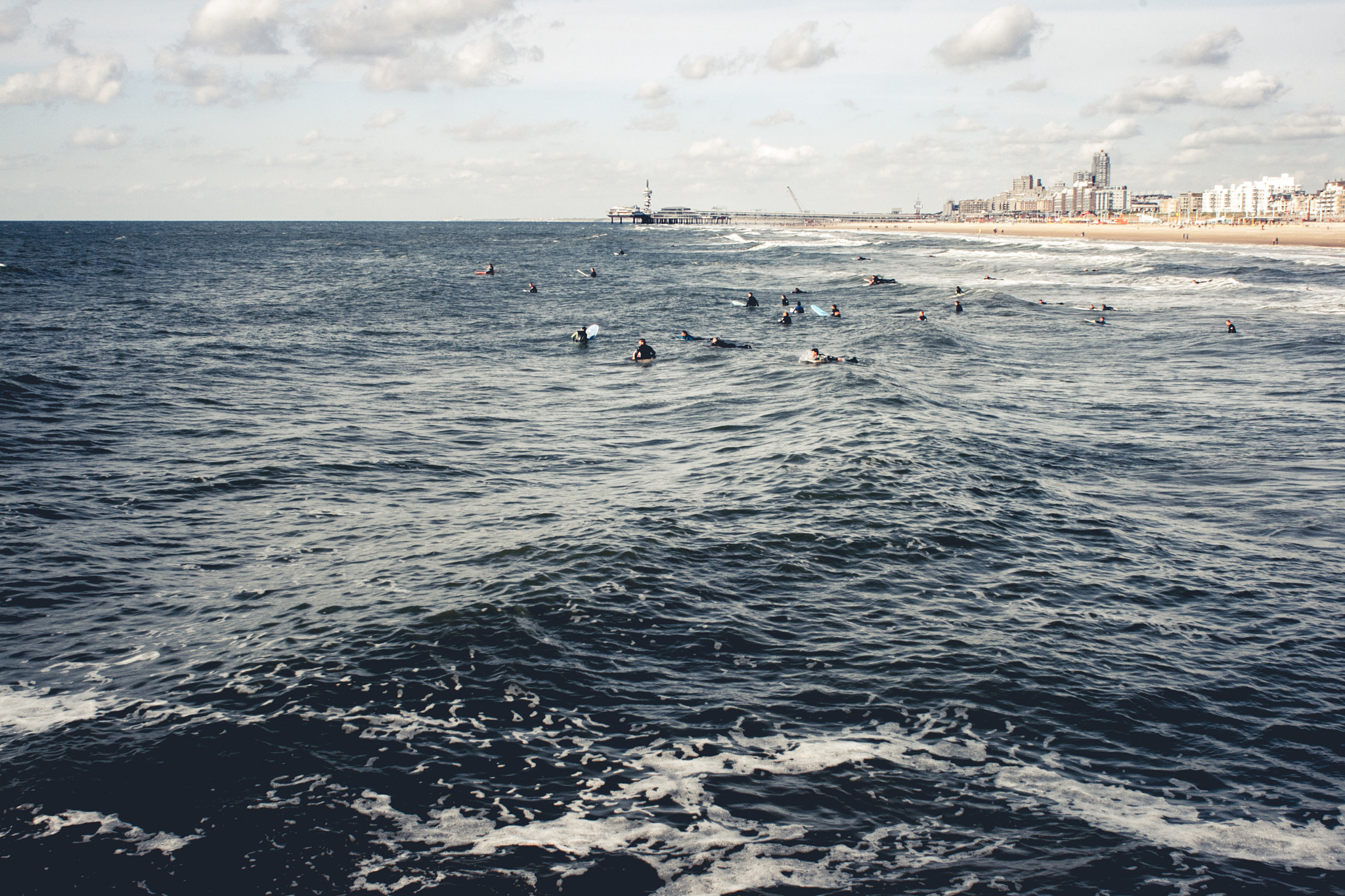 Canon EF 28mm F1.8 USM sample photo. Surfing the hague photography