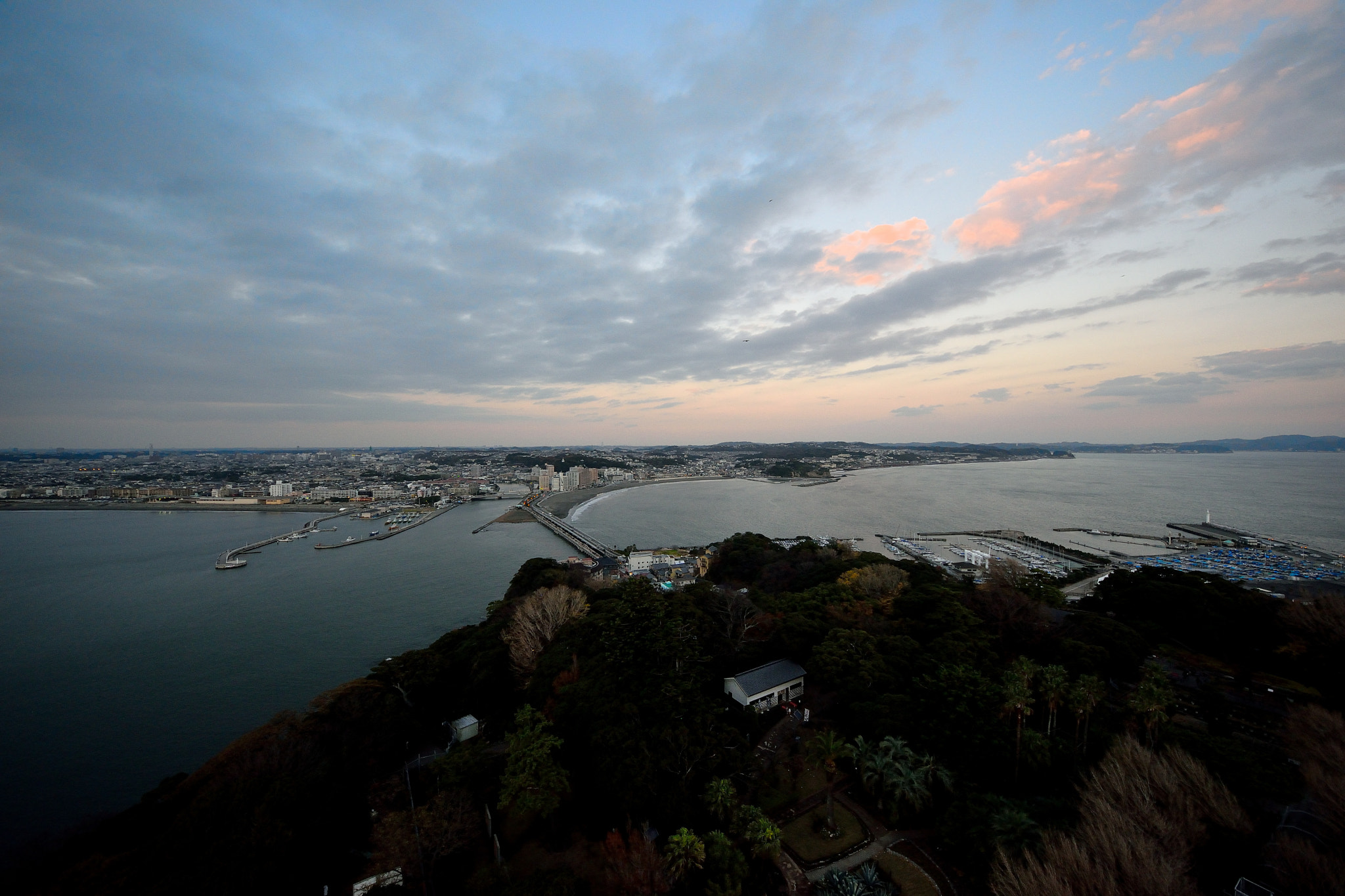 Sigma 8-16mm F4.5-5.6 DC HSM sample photo. Enoshima20151212 photography