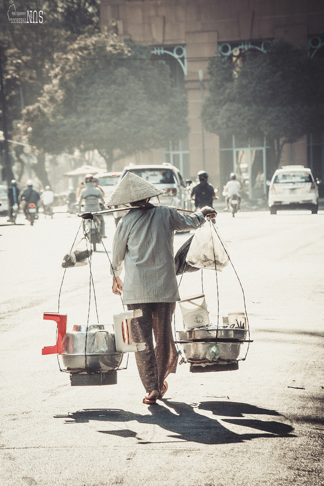 Canon EOS 450D (EOS Rebel XSi / EOS Kiss X2) sample photo. Saigon where i live photography