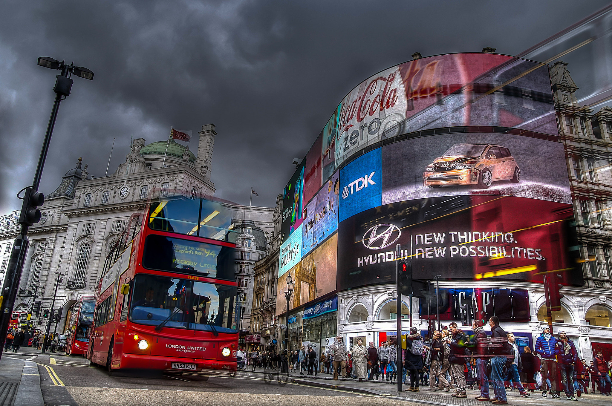 Pentax K-7 sample photo. Hdr bug photography