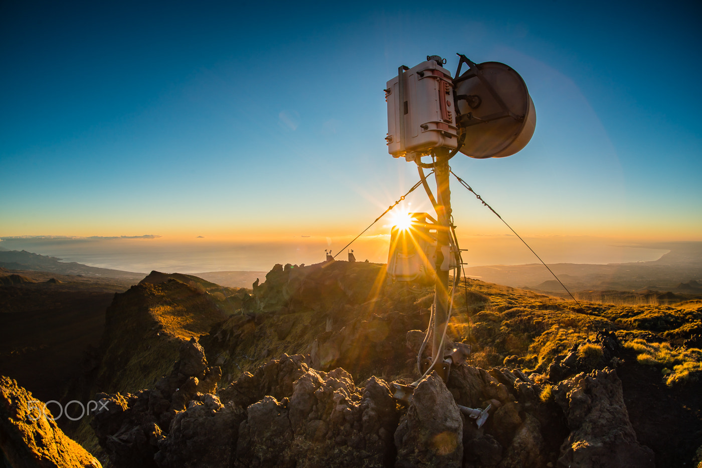 Sony a7R II + Sony 16mm F2.8 Fisheye sample photo. Watching etna photography