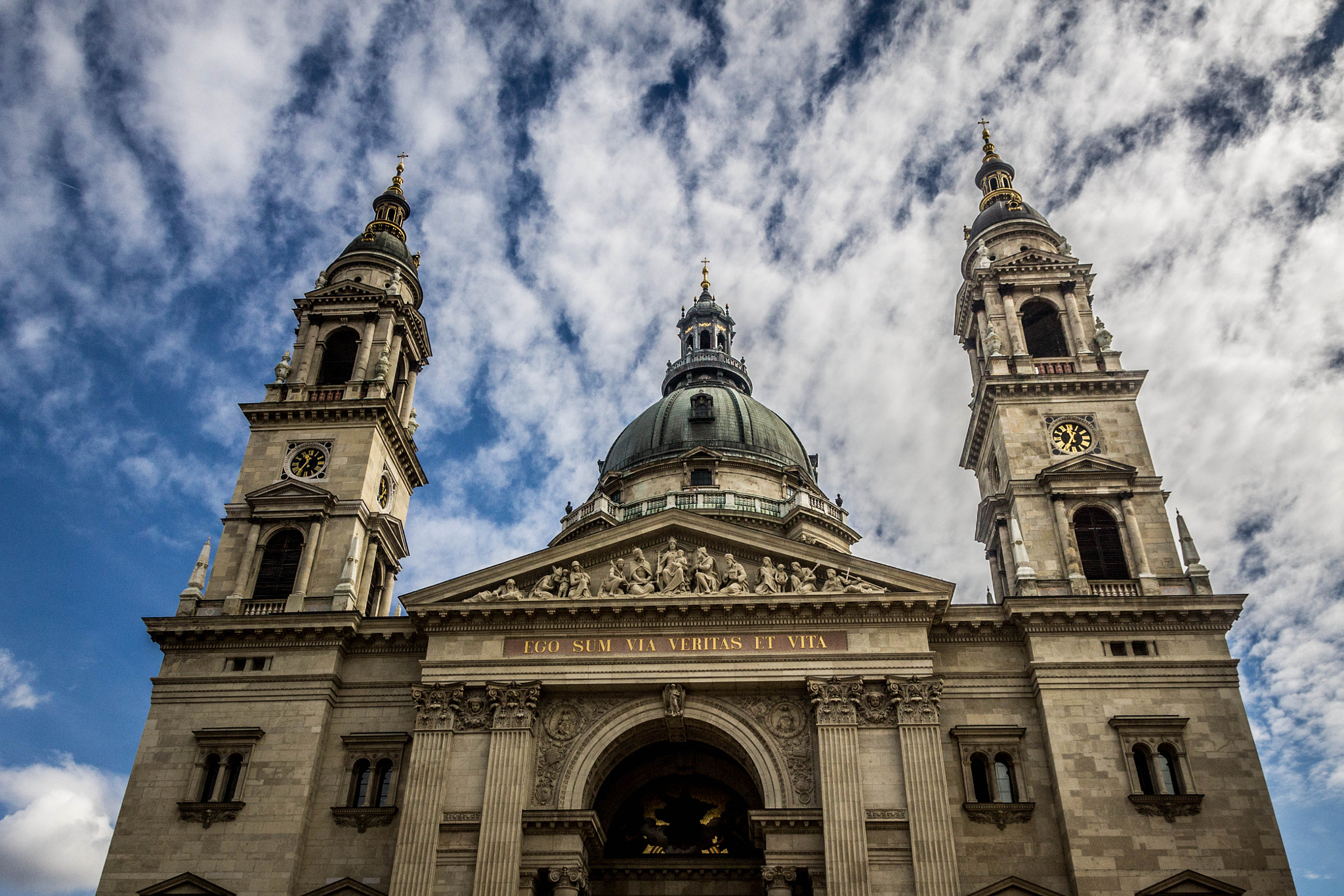 Sigma 17-70mm F2.8-4 DC Macro OS HSM sample photo. Budapest, st. stephen's basilica photography