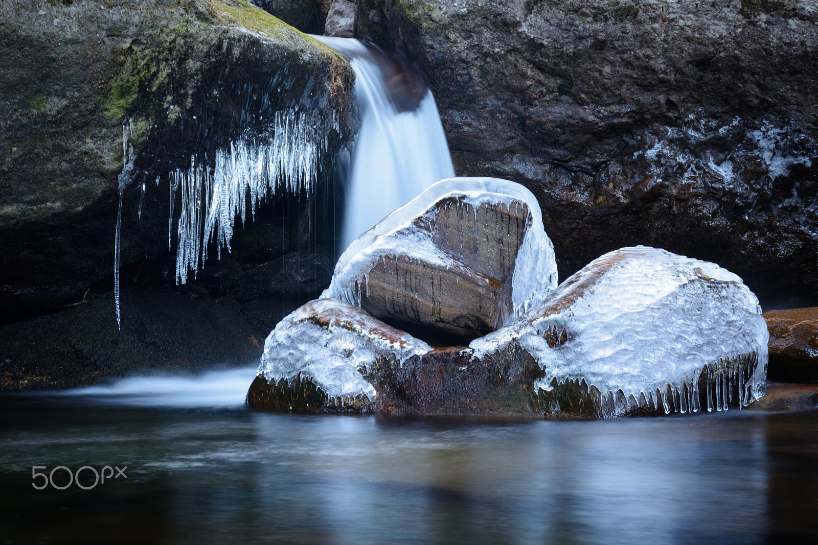 Sigma 17-70mm F2.8-4 DC Macro OS HSM | C sample photo. Beautiful cold photography