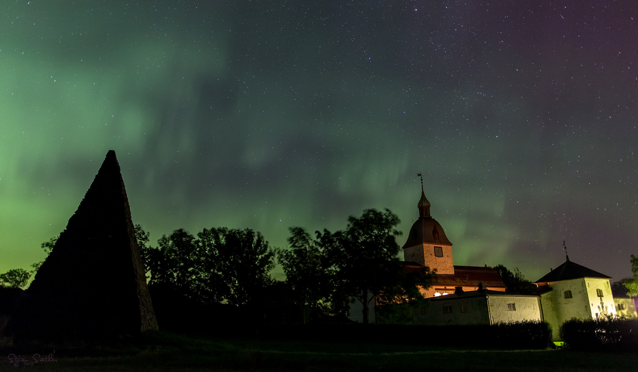 Sigma 24mm F1.4 DG HSM Art sample photo. Austrått fort i nordlys photography