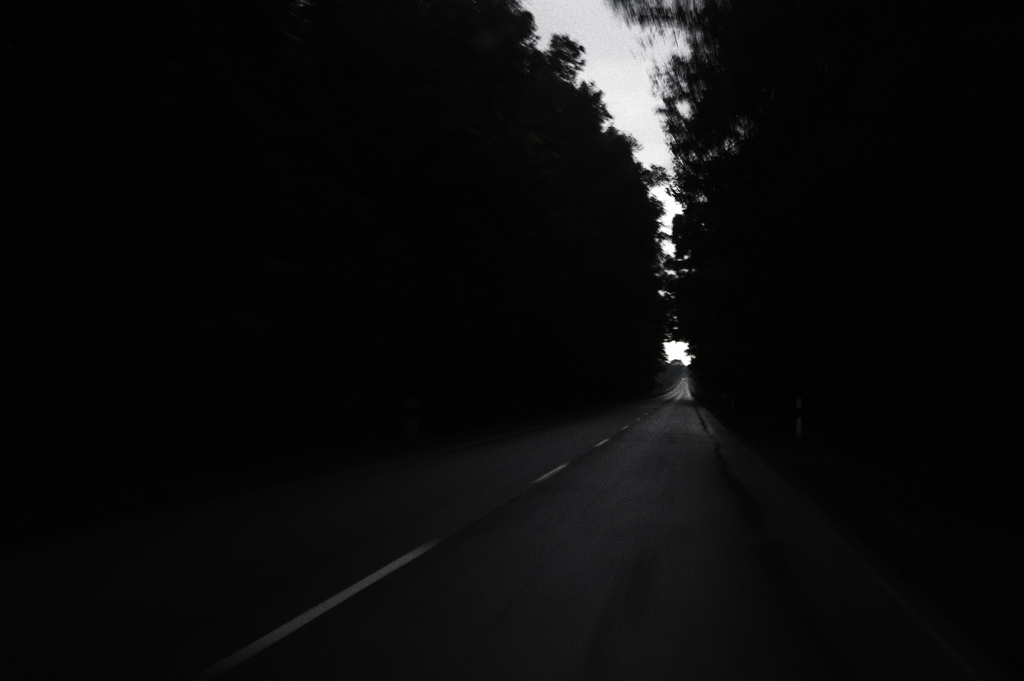 Nikon D700 + AF Nikkor 35mm f/2 sample photo. Sombre 19 photography