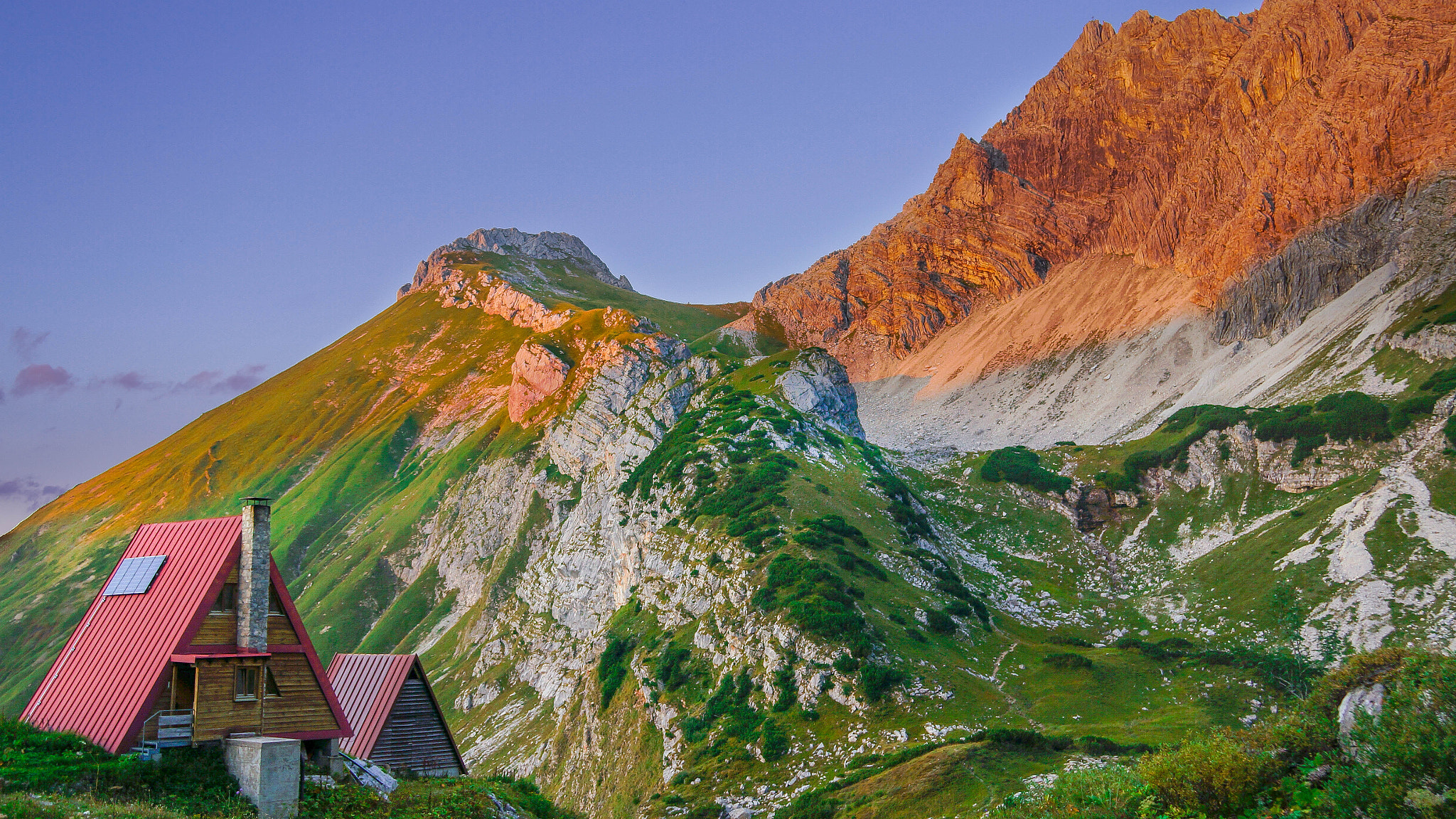 Sony E 18-200mm F3.5-6.3 OSS sample photo. Sunset in the alps photography