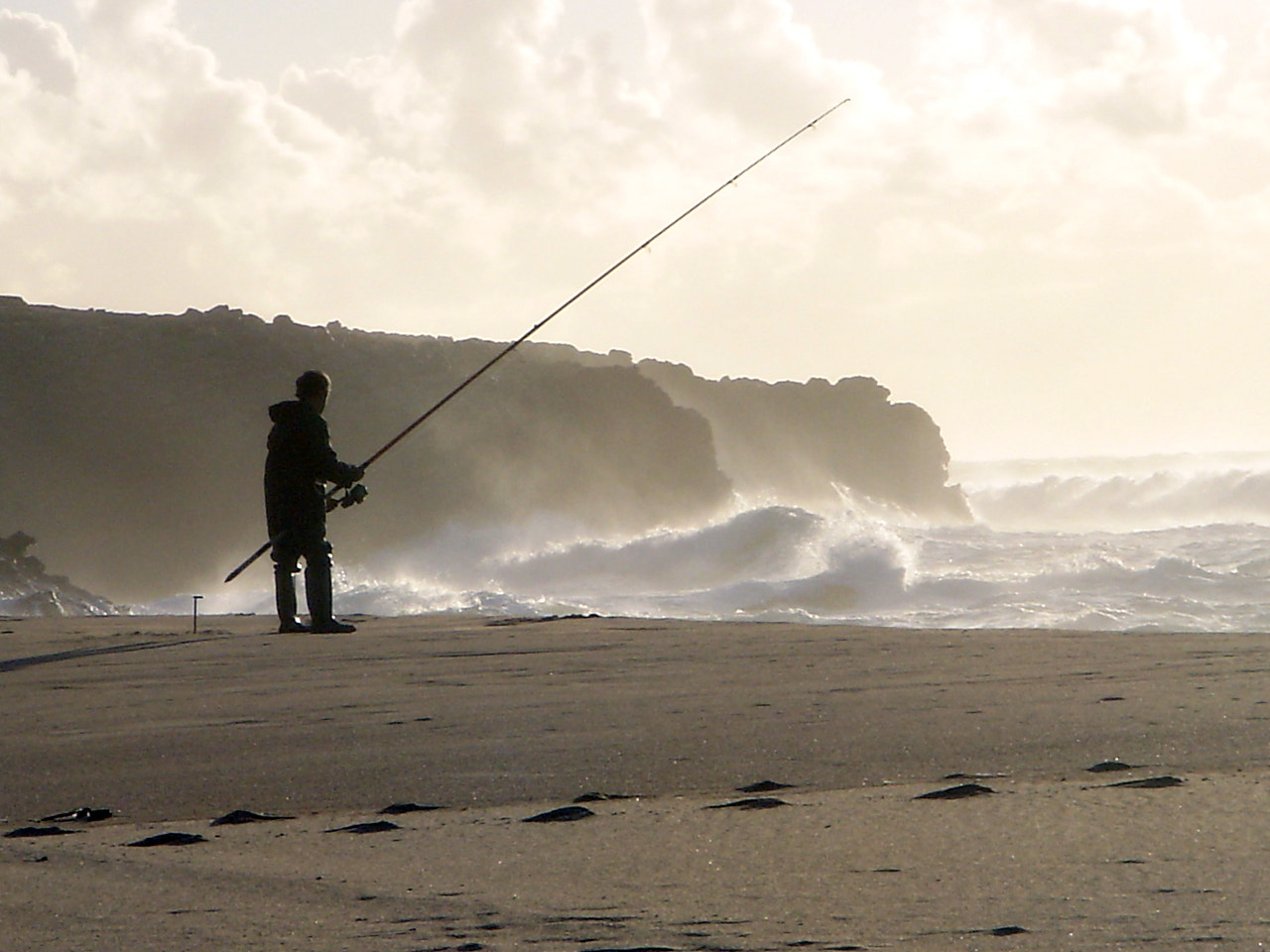 Sony DSC-M2 sample photo. Fishing, cascais, portugal photography