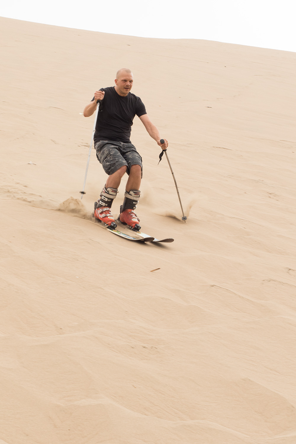 ZEISS Planar T* 50mm F1.4 sample photo. Sandskiing photography
