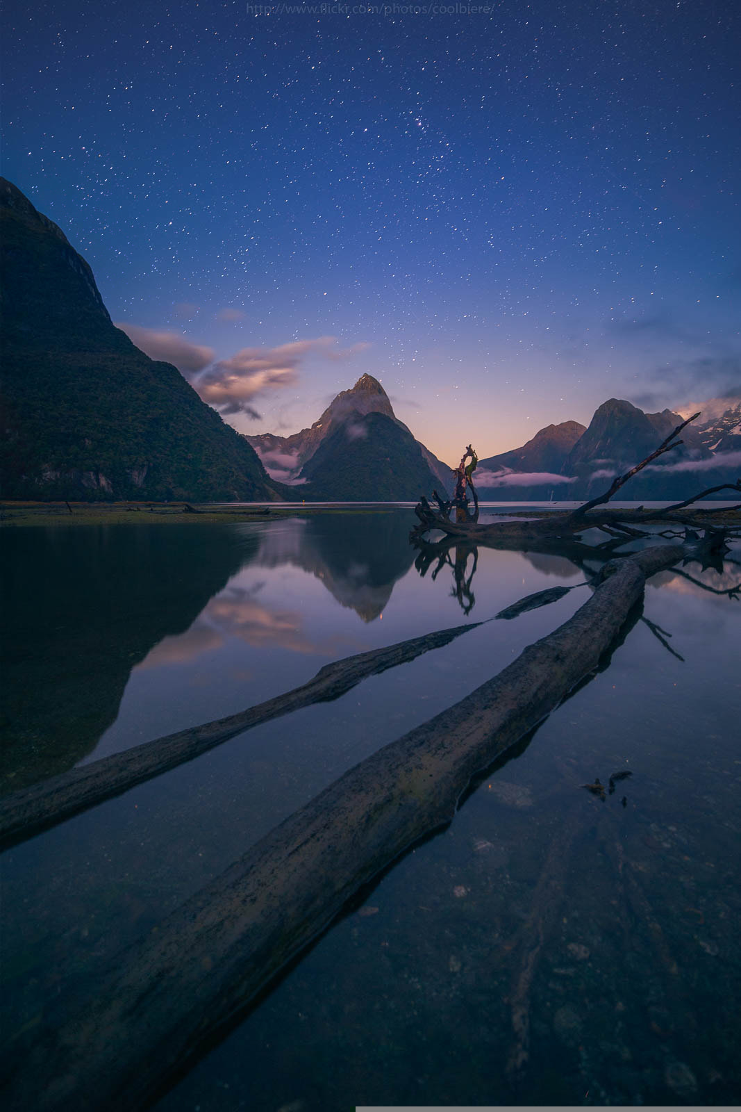 Nikon D4 + ZEISS Distagon T* 15mm F2.8 sample photo. Dawn of milford sound photography