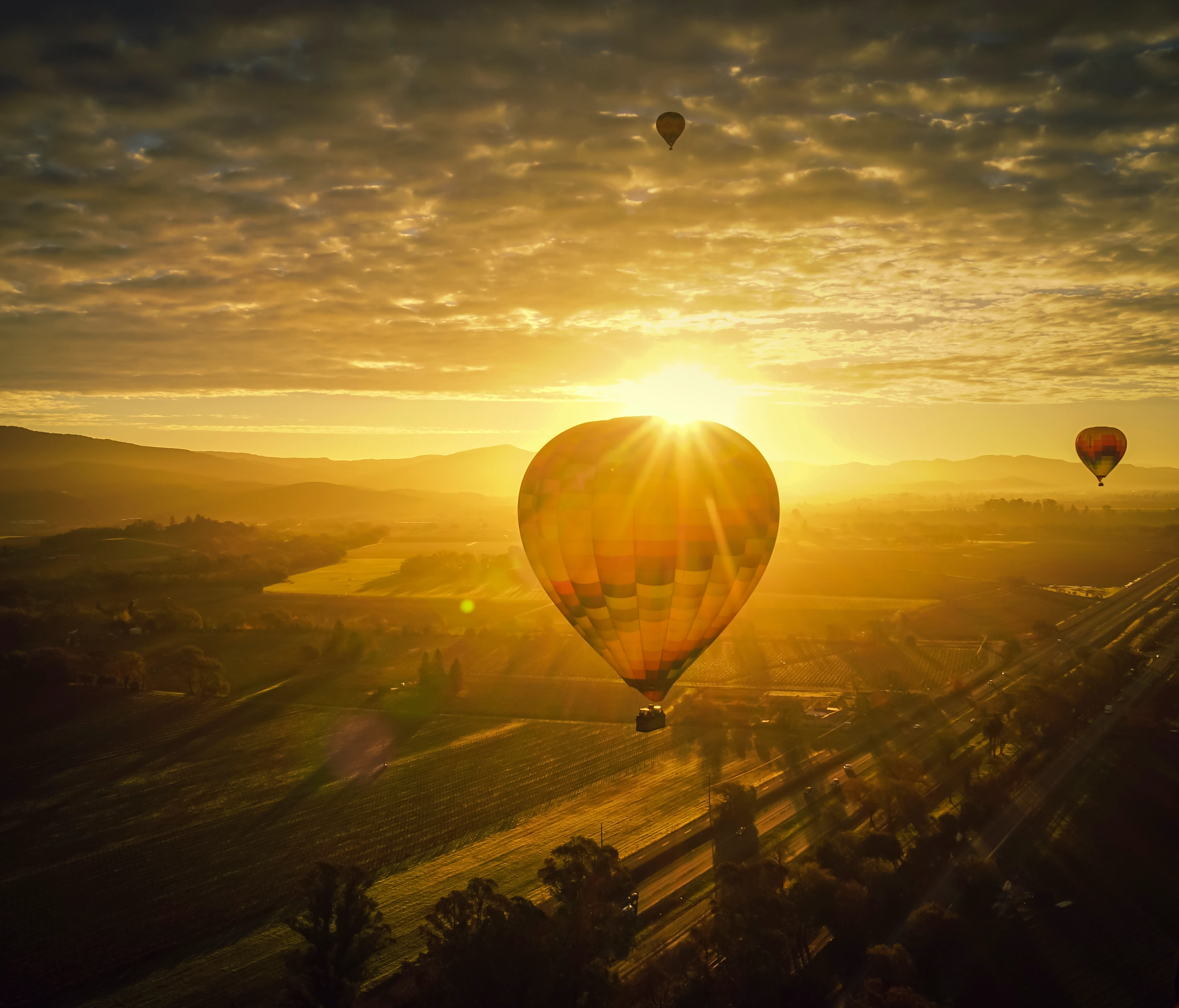 Sony a7R II + Sony Vario-Tessar T* E 16-70mm F4 ZA OSS sample photo. Baloons2 photography