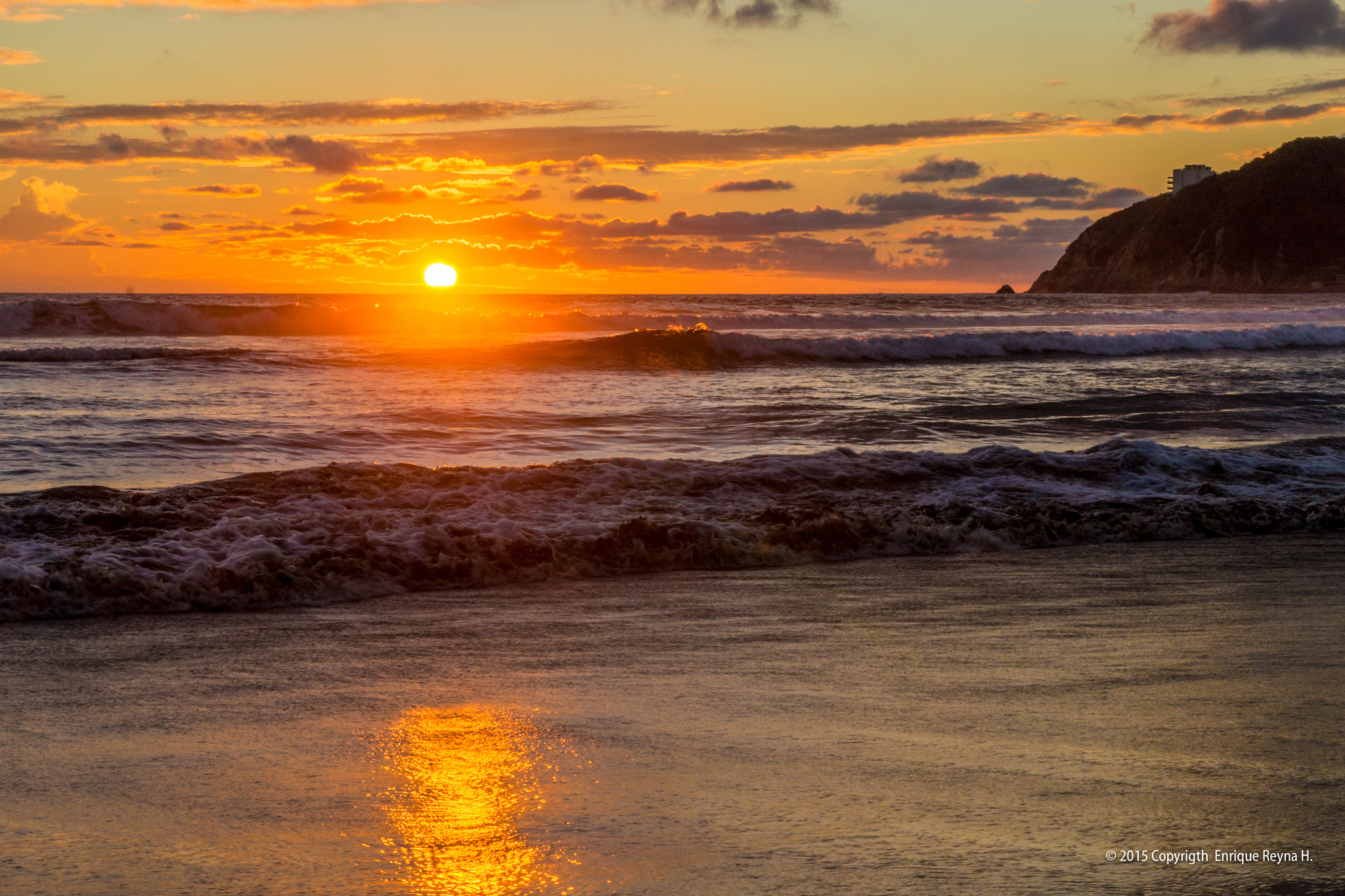 Sony DT 18-250mm F3.5-6.3 sample photo. Acapulco sunset photography