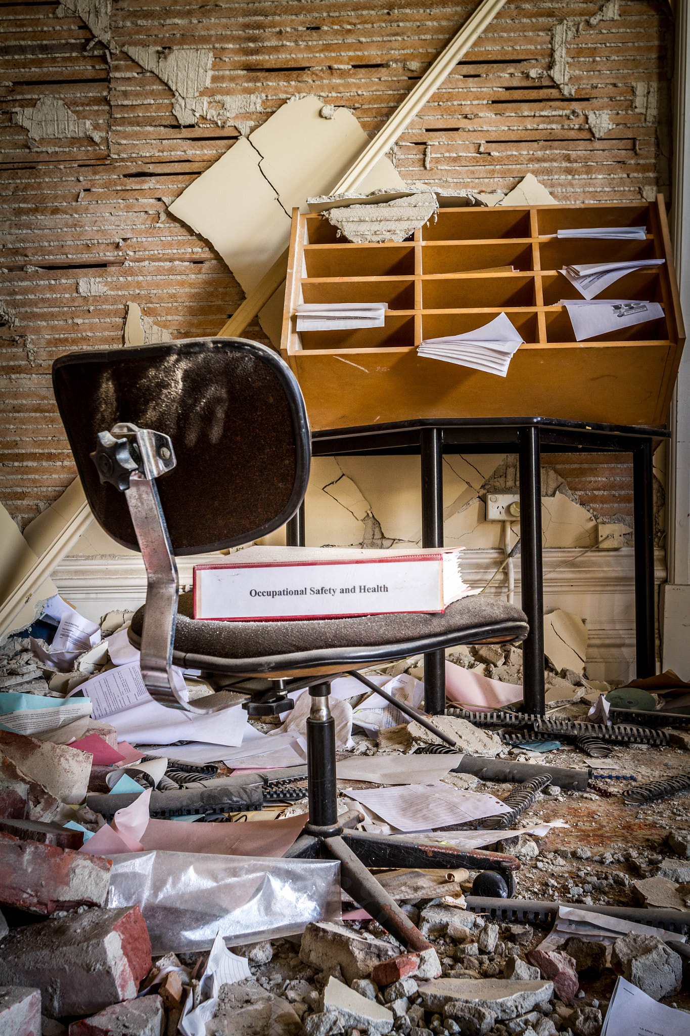 Canon EF 16-35mm F2.8L USM sample photo. Health and safety photography