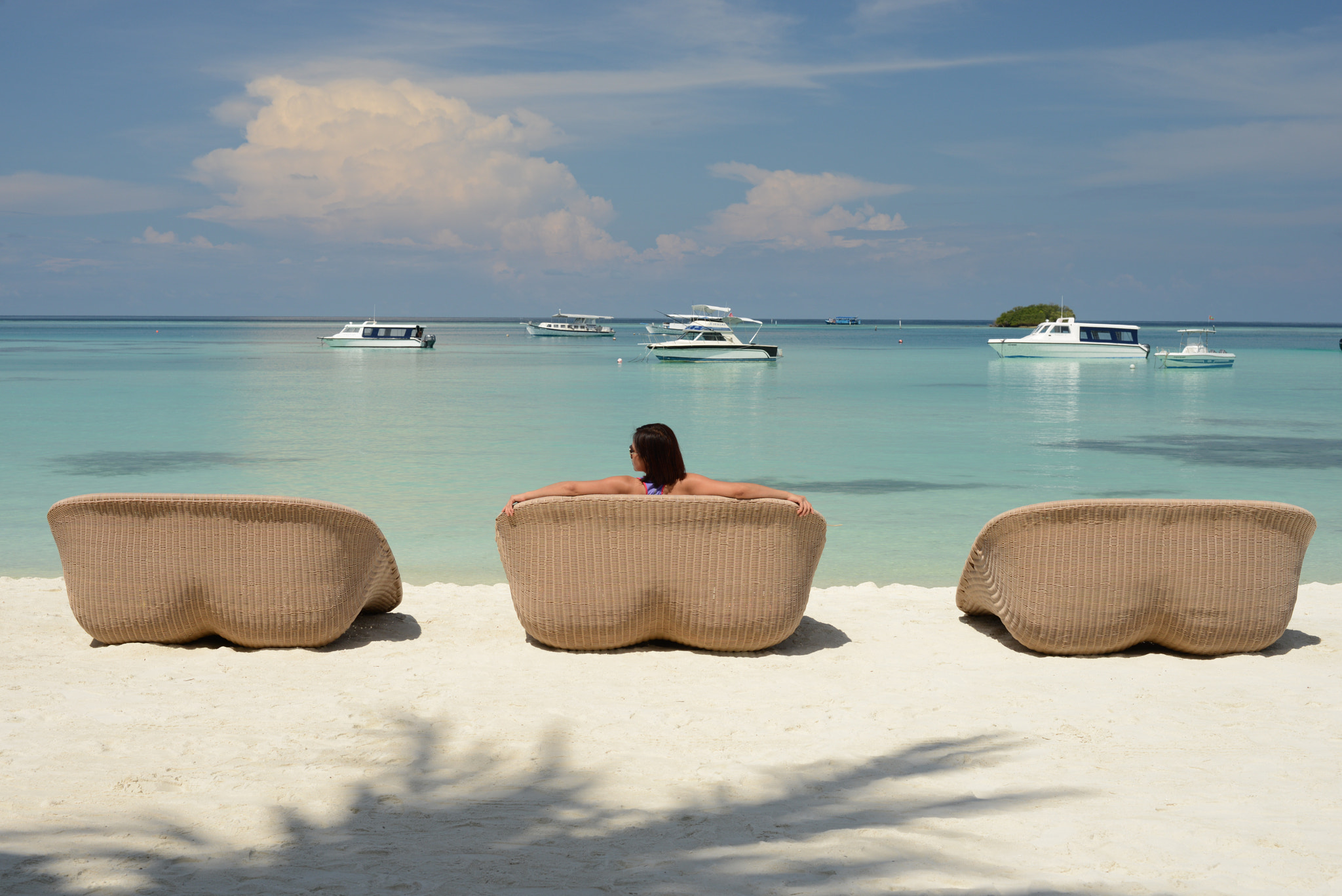 ZEISS Otus 55mm F1.4 sample photo. Beach relaxation photography