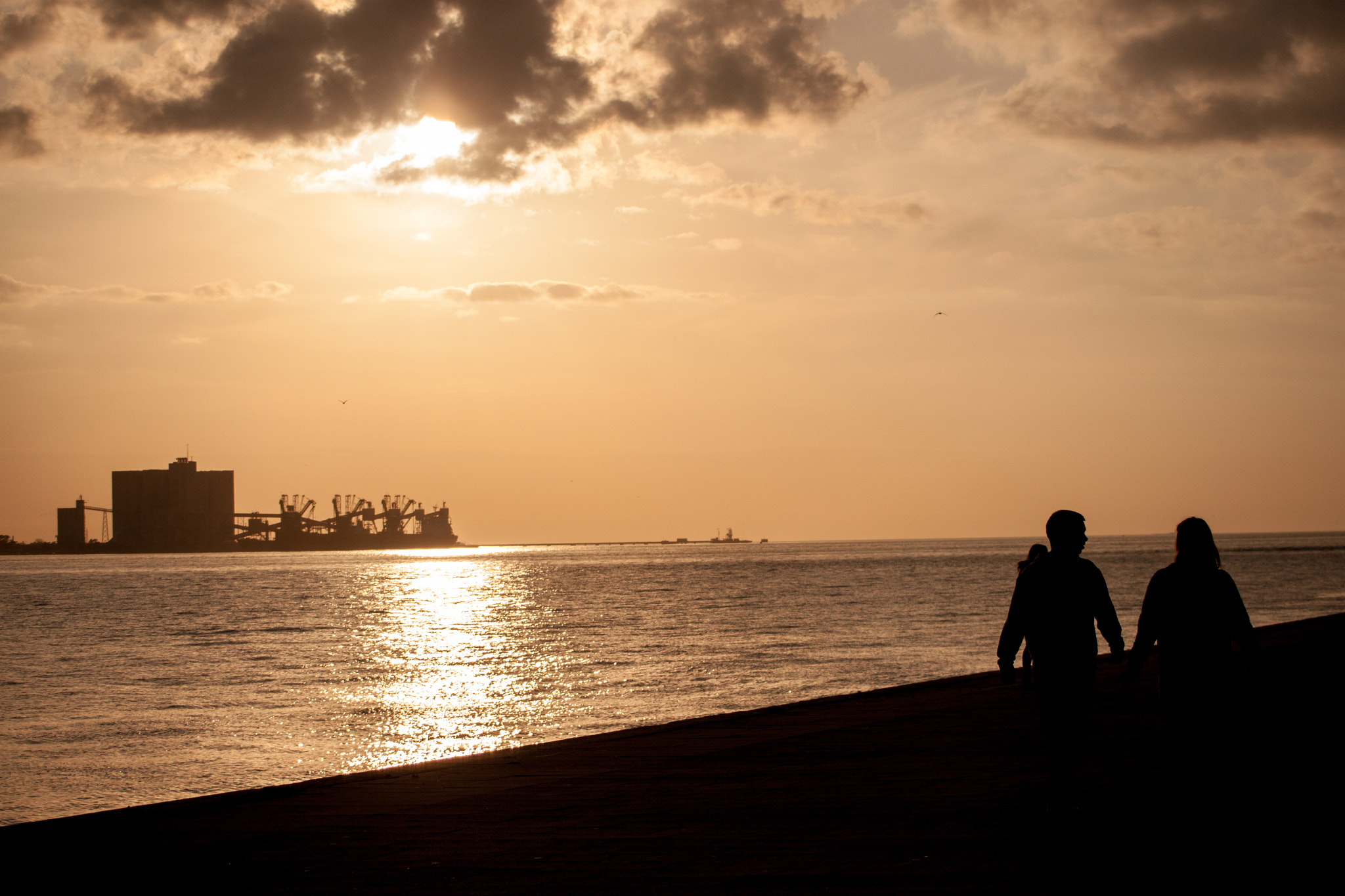 Canon EF 55-200mm F4.5-5.6 II USM sample photo. Lisbon romantic sunset photography