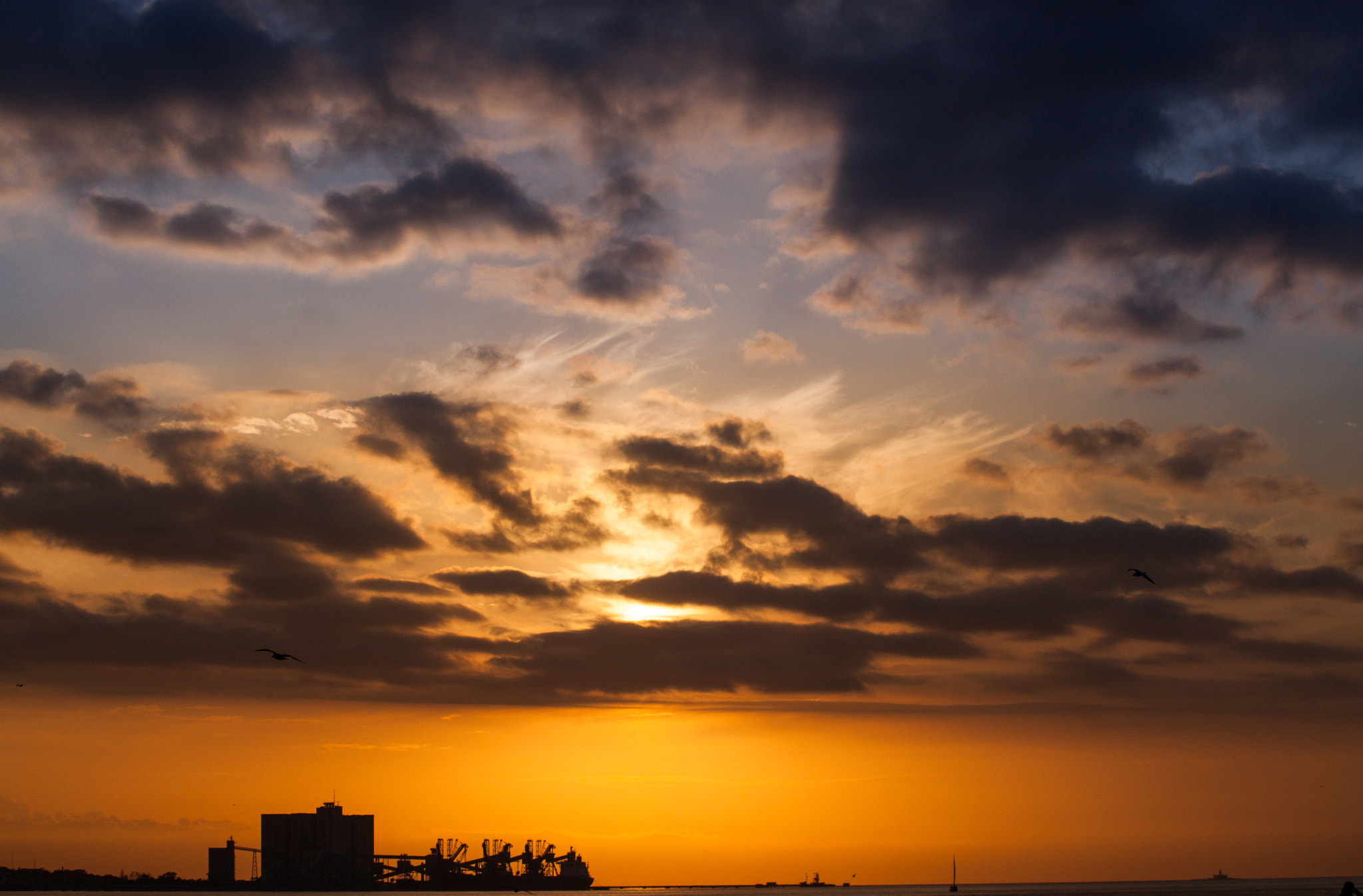 Canon EF 55-200mm F4.5-5.6 II USM sample photo. Sunset over tagus photography