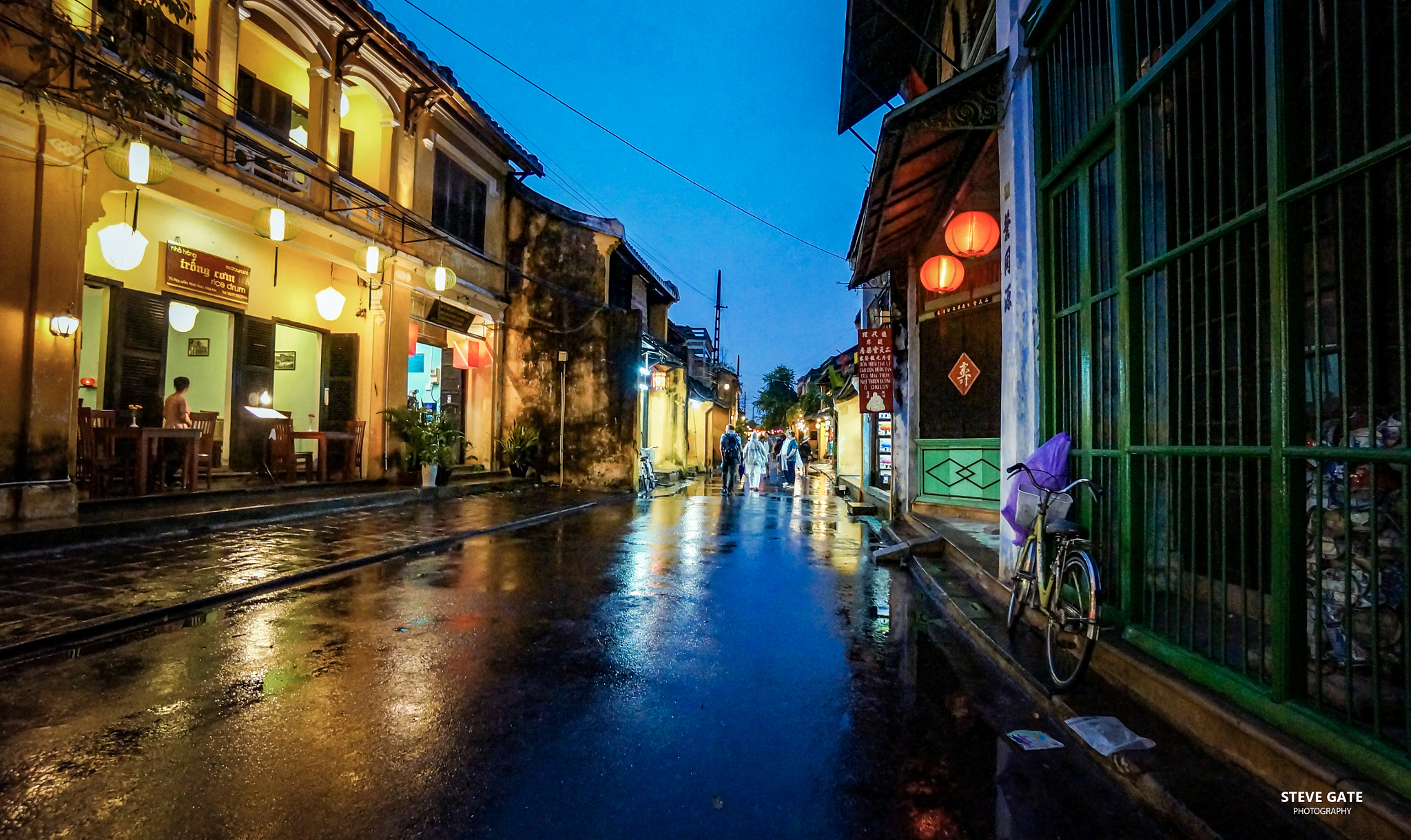 Sony Alpha NEX-5N + Sony E 10-18mm F4 OSS sample photo. Hoi an ancient town after the rain photography