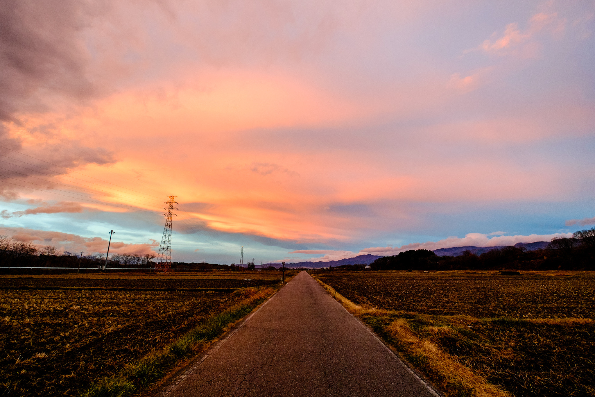 Fujifilm X-M1 + Fujifilm XF 10-24mm F4 R OIS sample photo. Sunset clouds photography