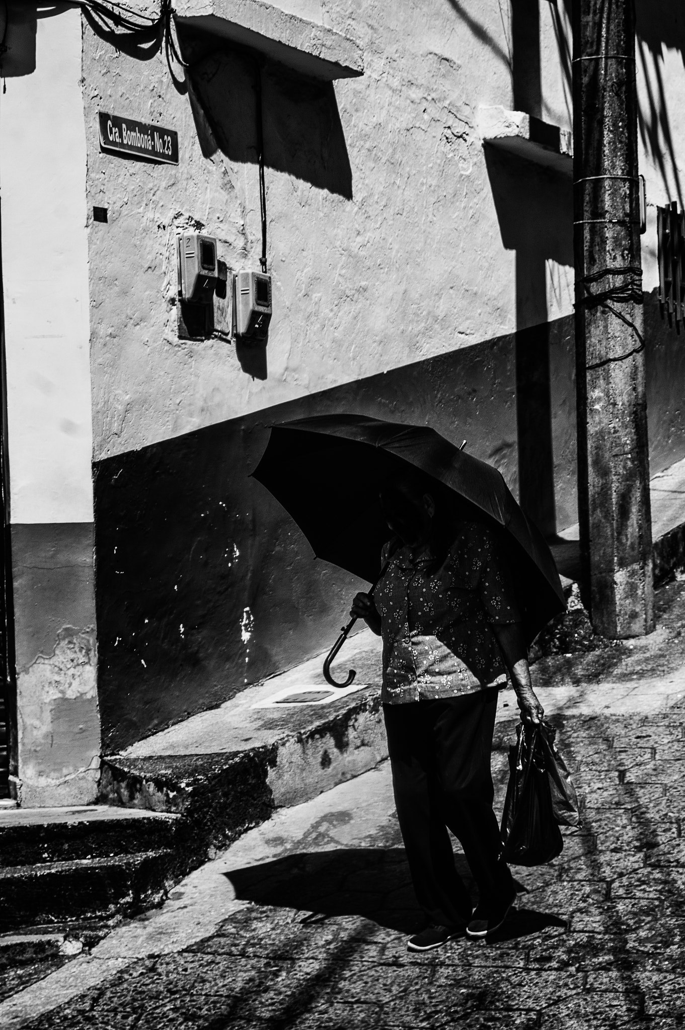35-70mm F4 sample photo. Umbrella photography