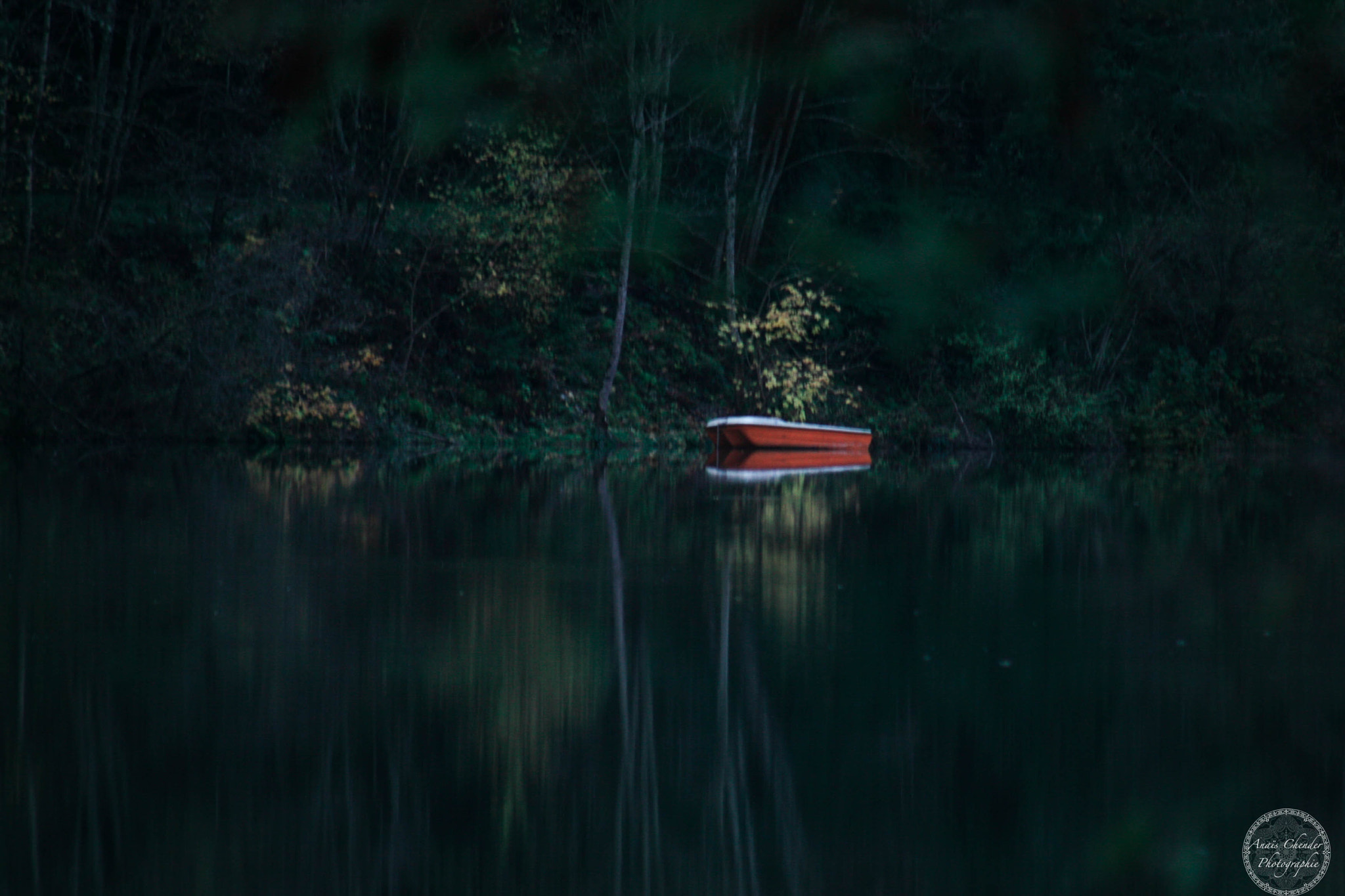 Canon EF 75-300mm f/4-5.6 USM sample photo. Petit bateau photography