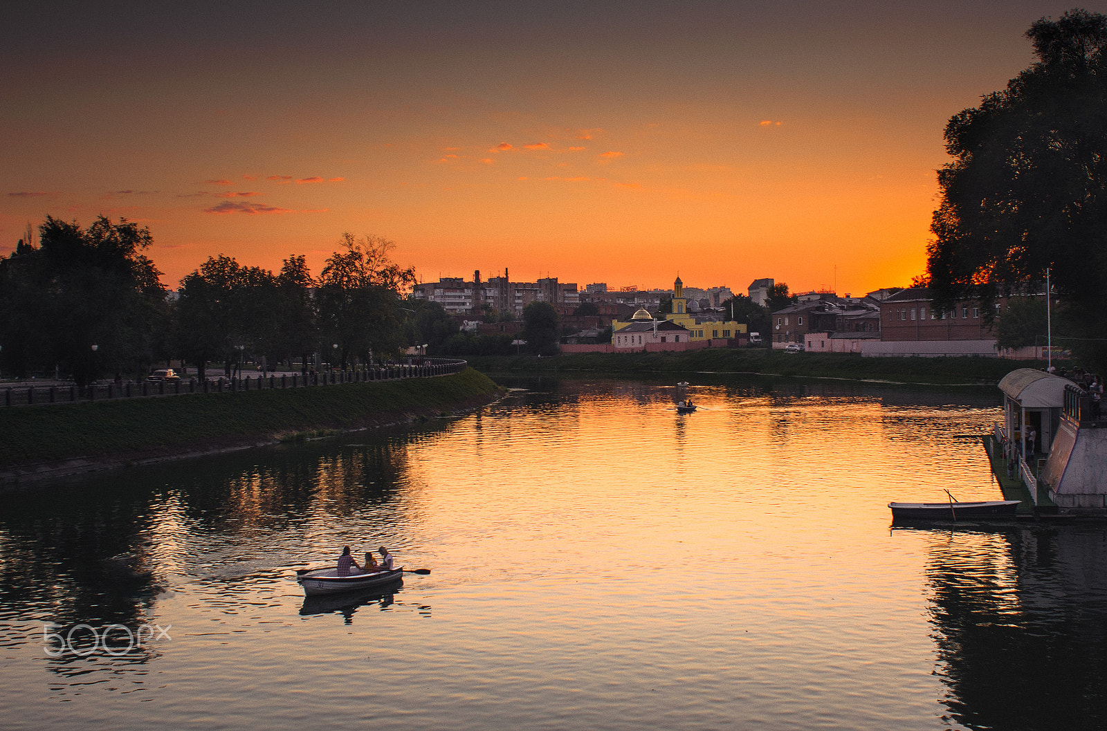 Nikon D7000 + AF Zoom-Nikkor 28-85mm f/3.5-4.5 sample photo. Kharkov river / Набережная photography