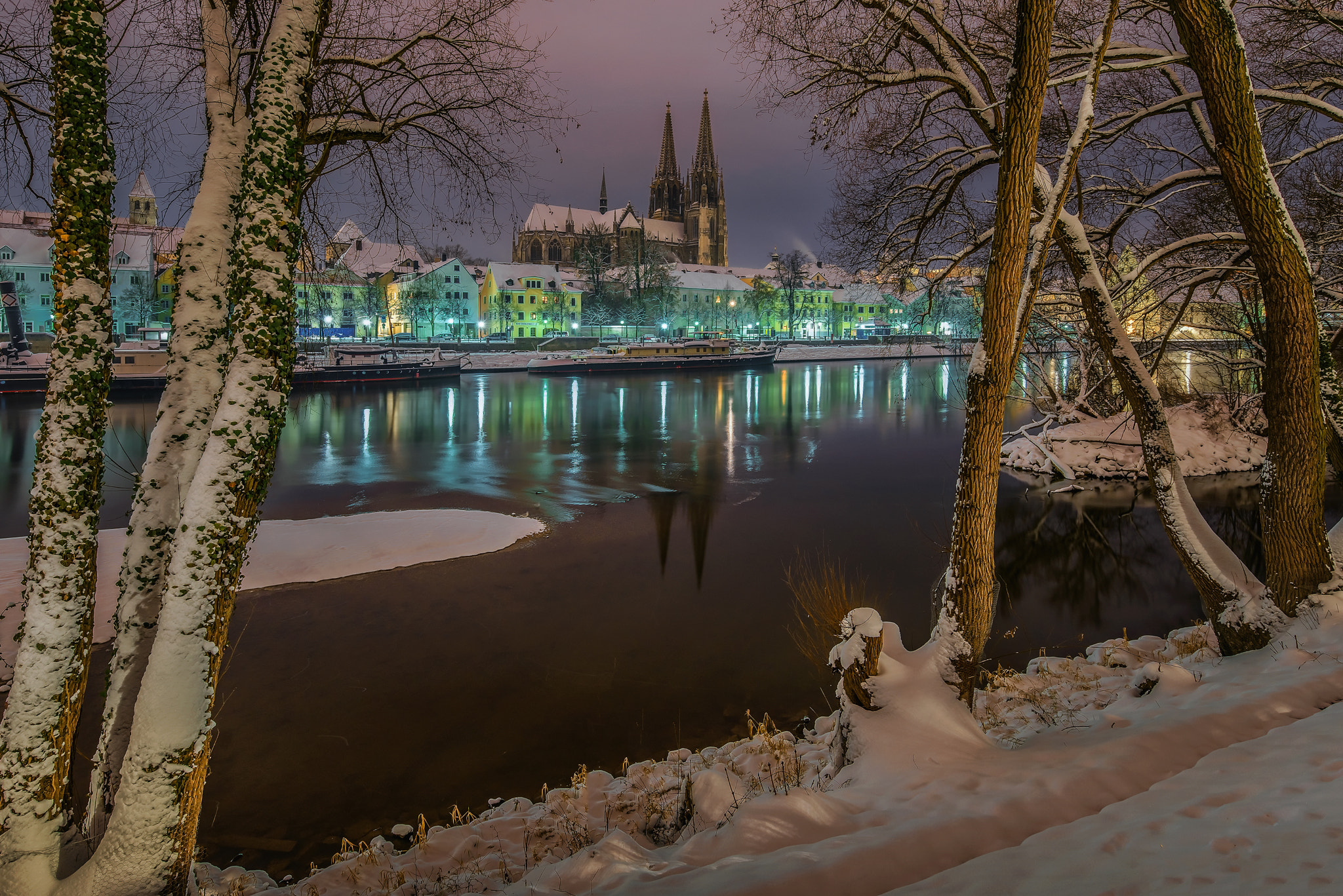 Sony a7R + Canon EF 16-35mm F4L IS USM sample photo. Winter night in regensburg... photography