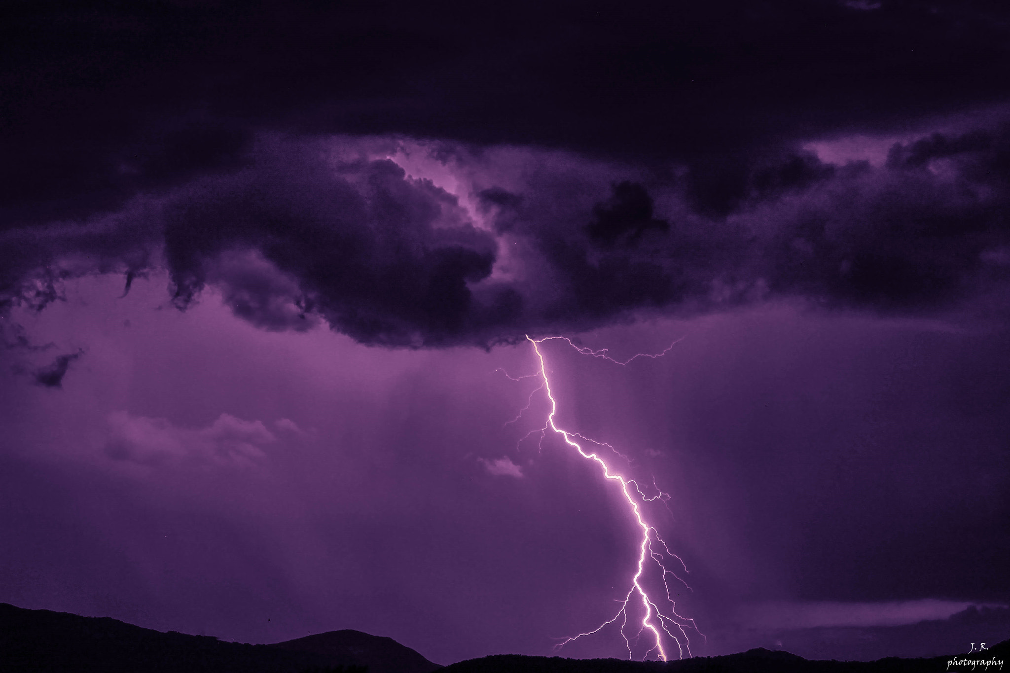 Canon EOS 1100D (EOS Rebel T3 / EOS Kiss X50) + Canon EF 24-105mm F4L IS USM sample photo. Thunderstorm dancing..... photography