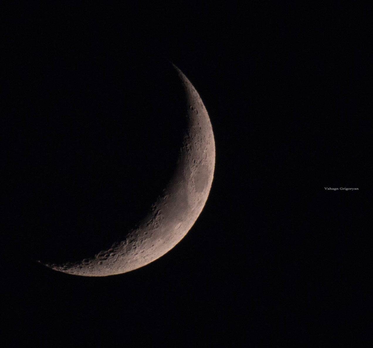 Canon EOS 6D + Tamron SP 150-600mm F5-6.3 Di VC USD sample photo. Moon photography