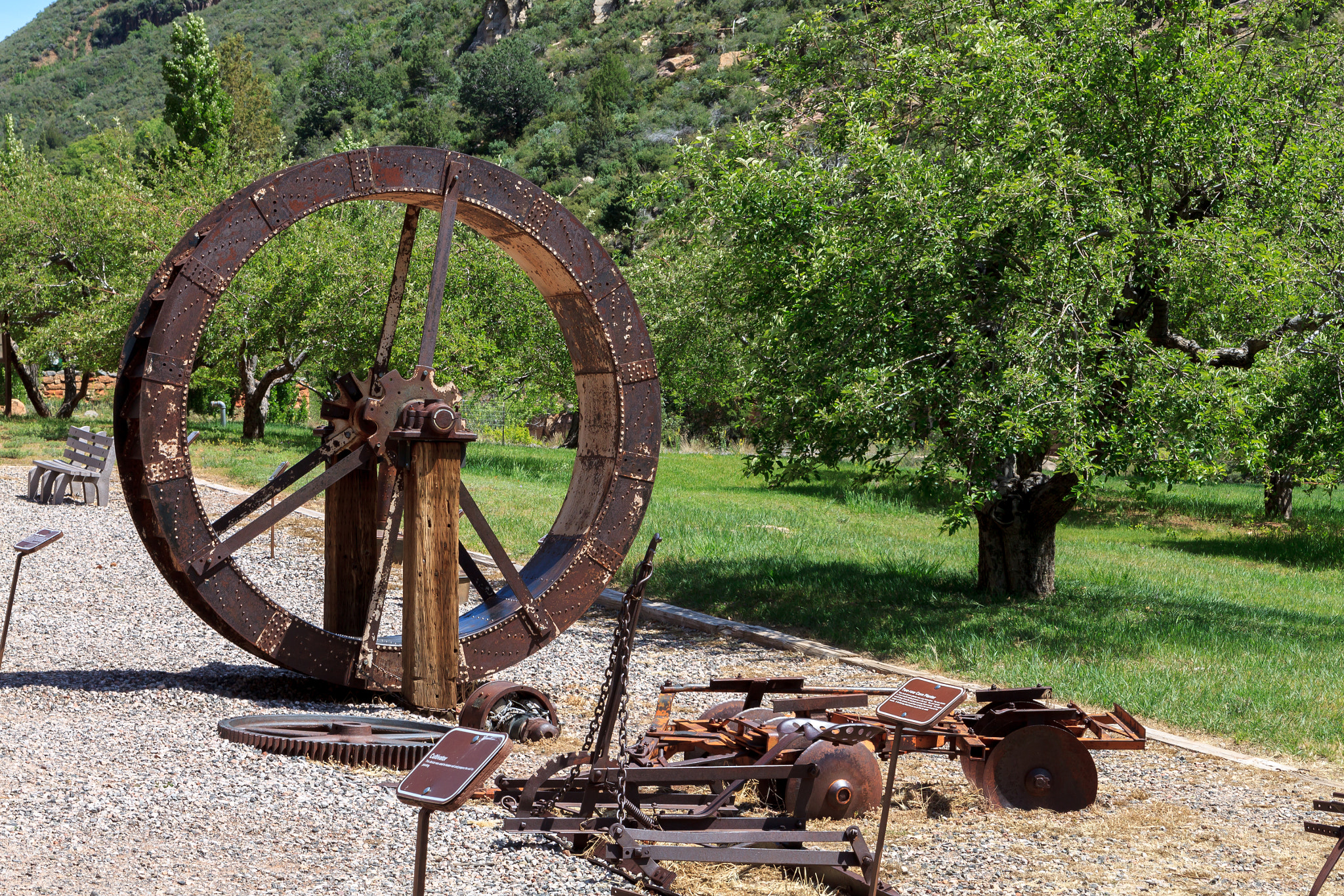 Canon EOS 500D (EOS Rebel T1i / EOS Kiss X3) sample photo. Arizona wheel photography