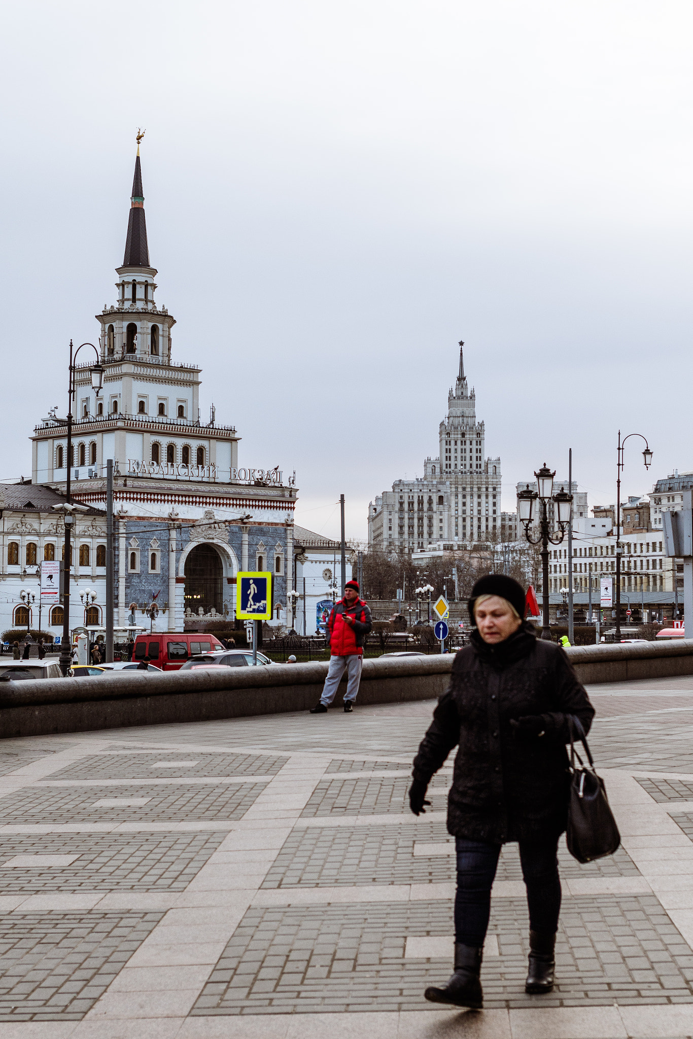 Canon EF 35mm F2 IS USM sample photo. Walk the line photography