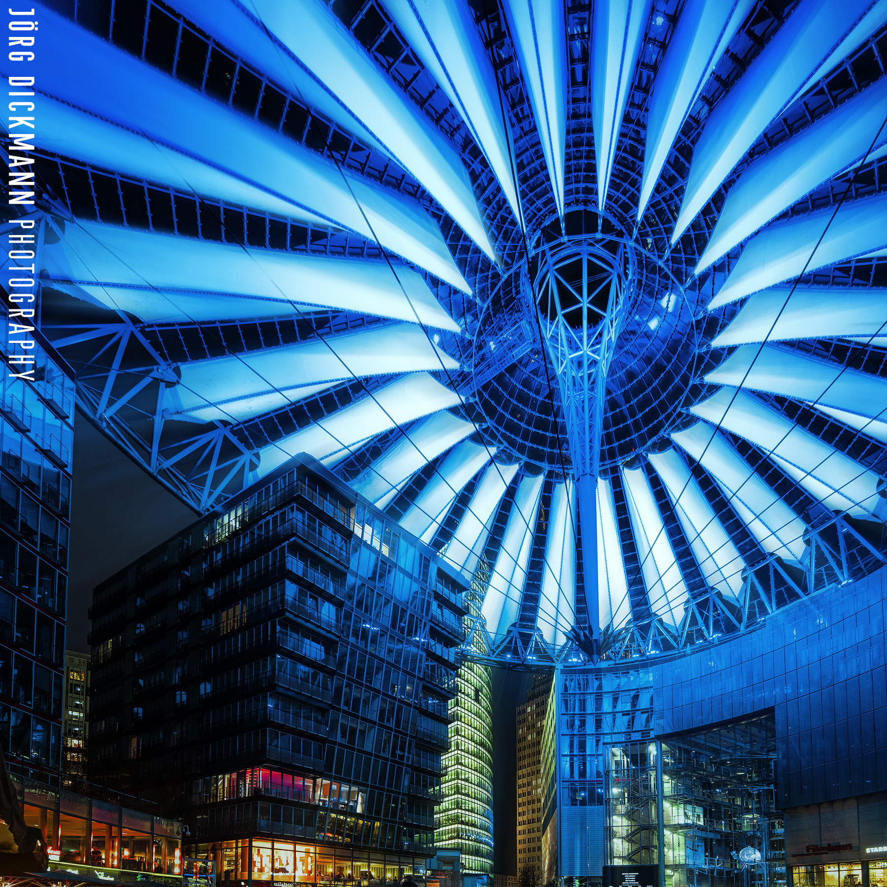 Canon EOS 5DS R + Canon TS-E 17mm F4L Tilt-Shift sample photo. Sony center photography