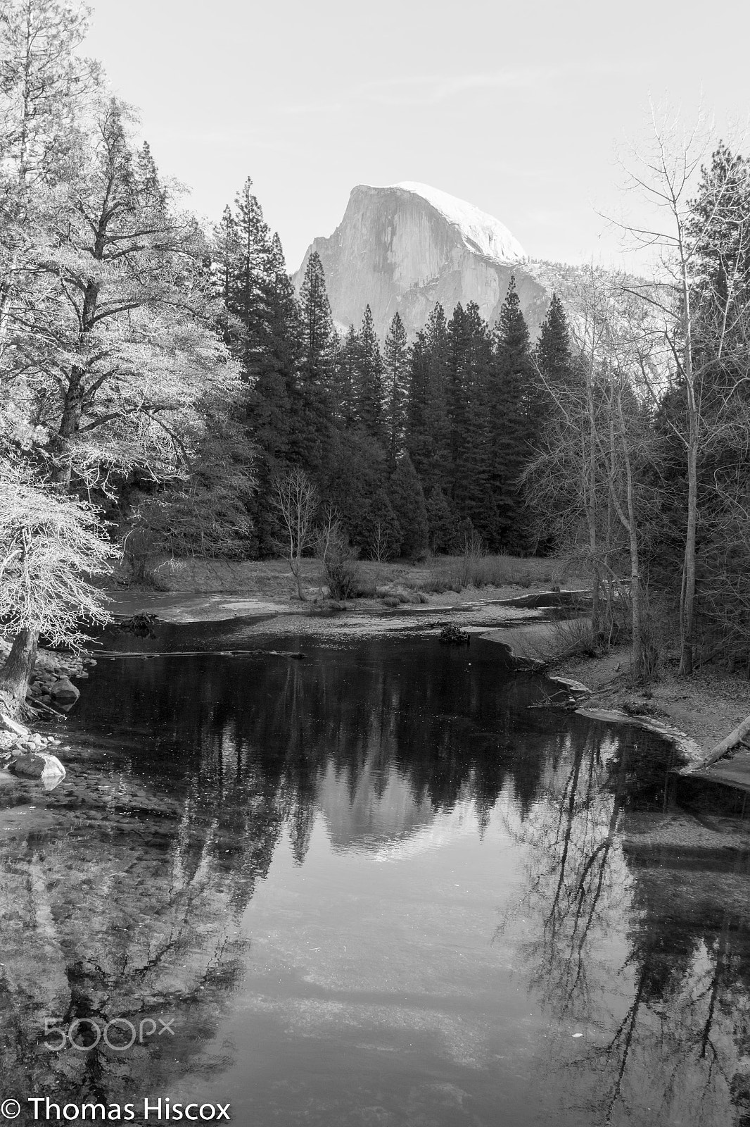 Canon EOS 650D (EOS Rebel T4i / EOS Kiss X6i) + Sigma 20mm EX f/1.8 sample photo. Yosemite half dome in winter photography