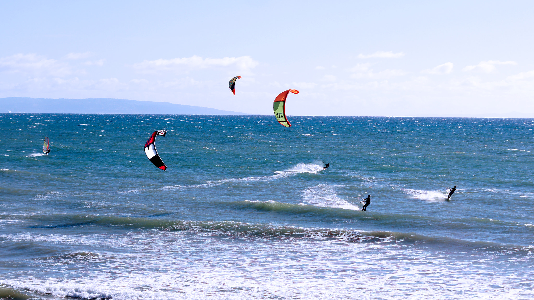 Sony SLT-A55 (SLT-A55V) + Sony DT 50mm F1.8 SAM sample photo. Go surf a kite photography