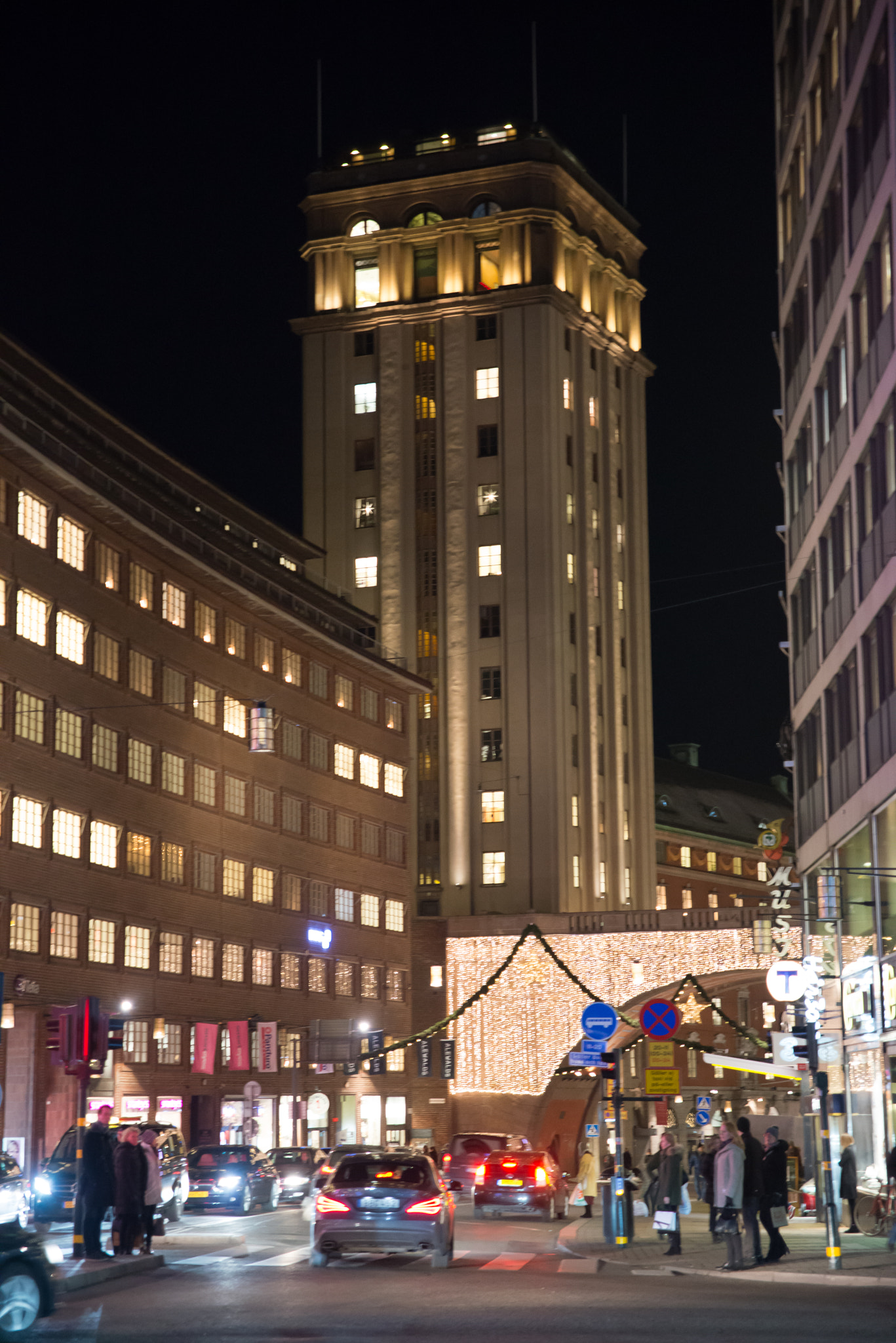 Sigma 24-70mm F2.8 EX DG HSM sample photo. Christmas spirit photography