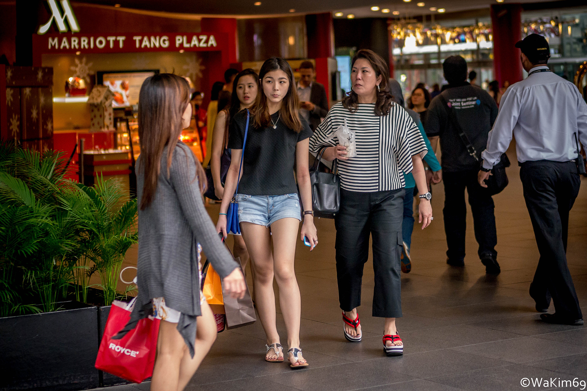 Panasonic Lumix G 42.5mm F1.7 ASPH Power OIS sample photo. Making the turn... photography