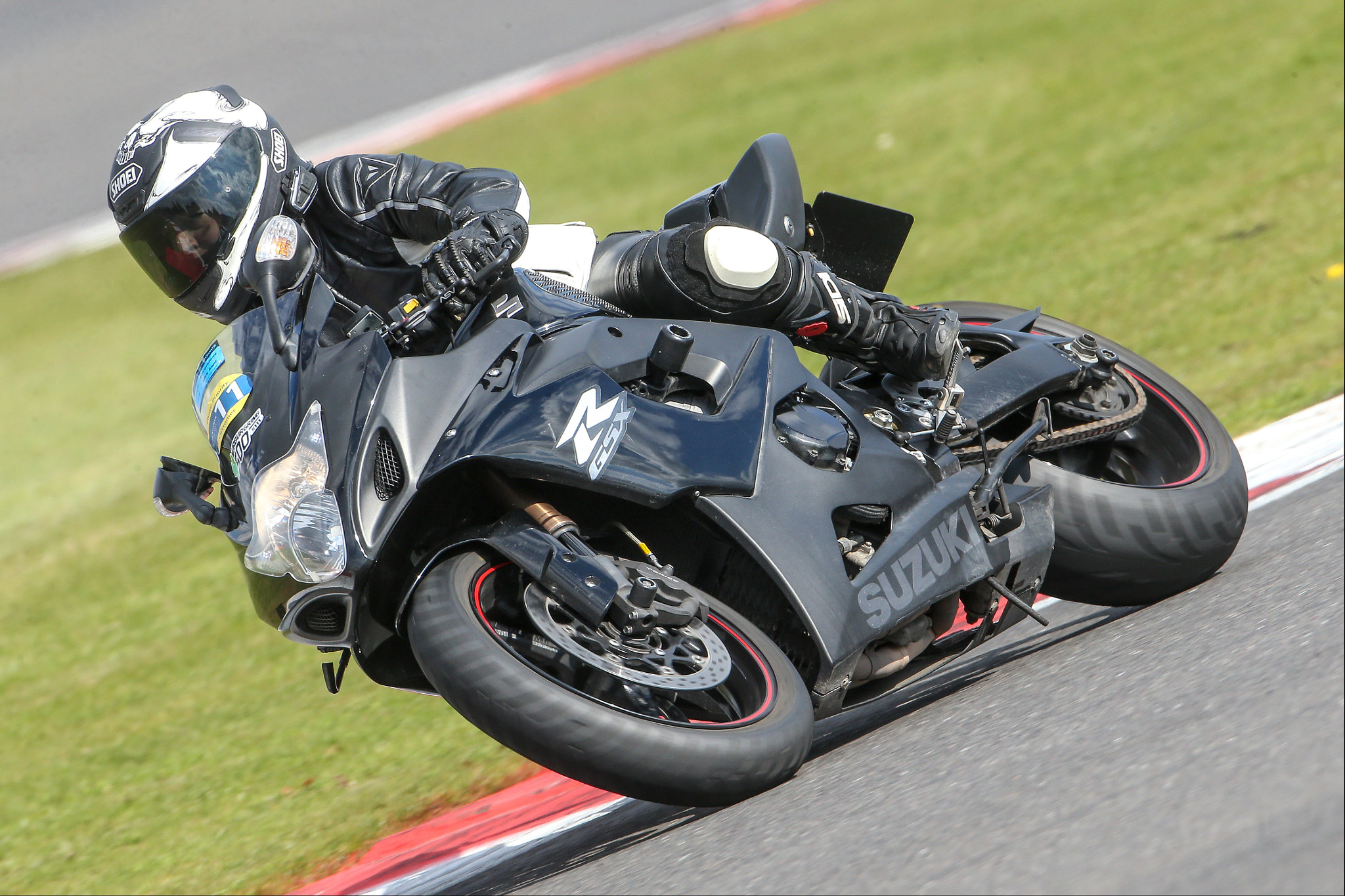 Canon EF 500mm F4L IS USM sample photo. 30-09-2015 silverstone trackday photographs photography