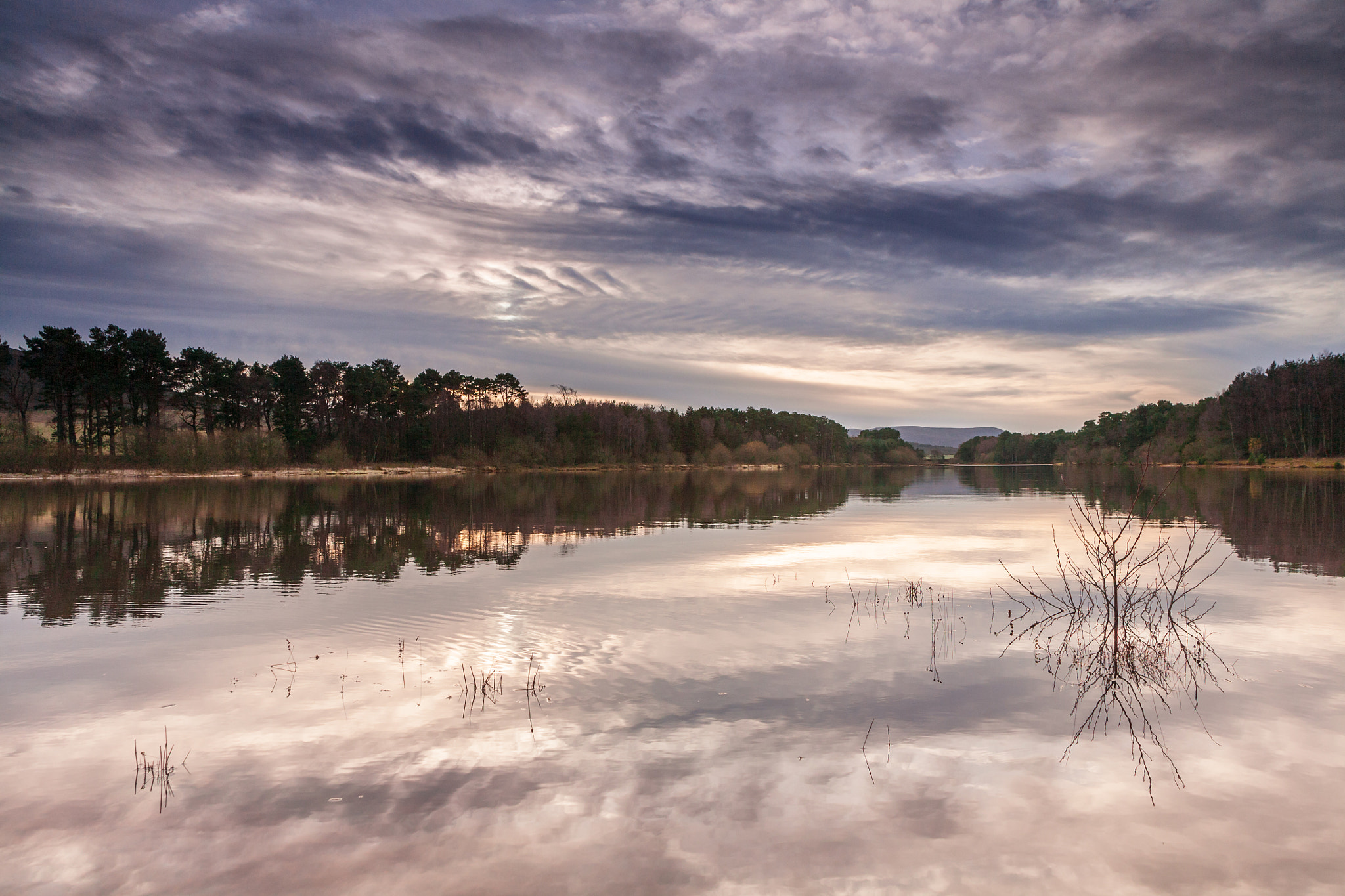 Canon EOS 5D + Sigma 24mm f/1.8 DG Macro EX sample photo. Harlaw reservoir photography