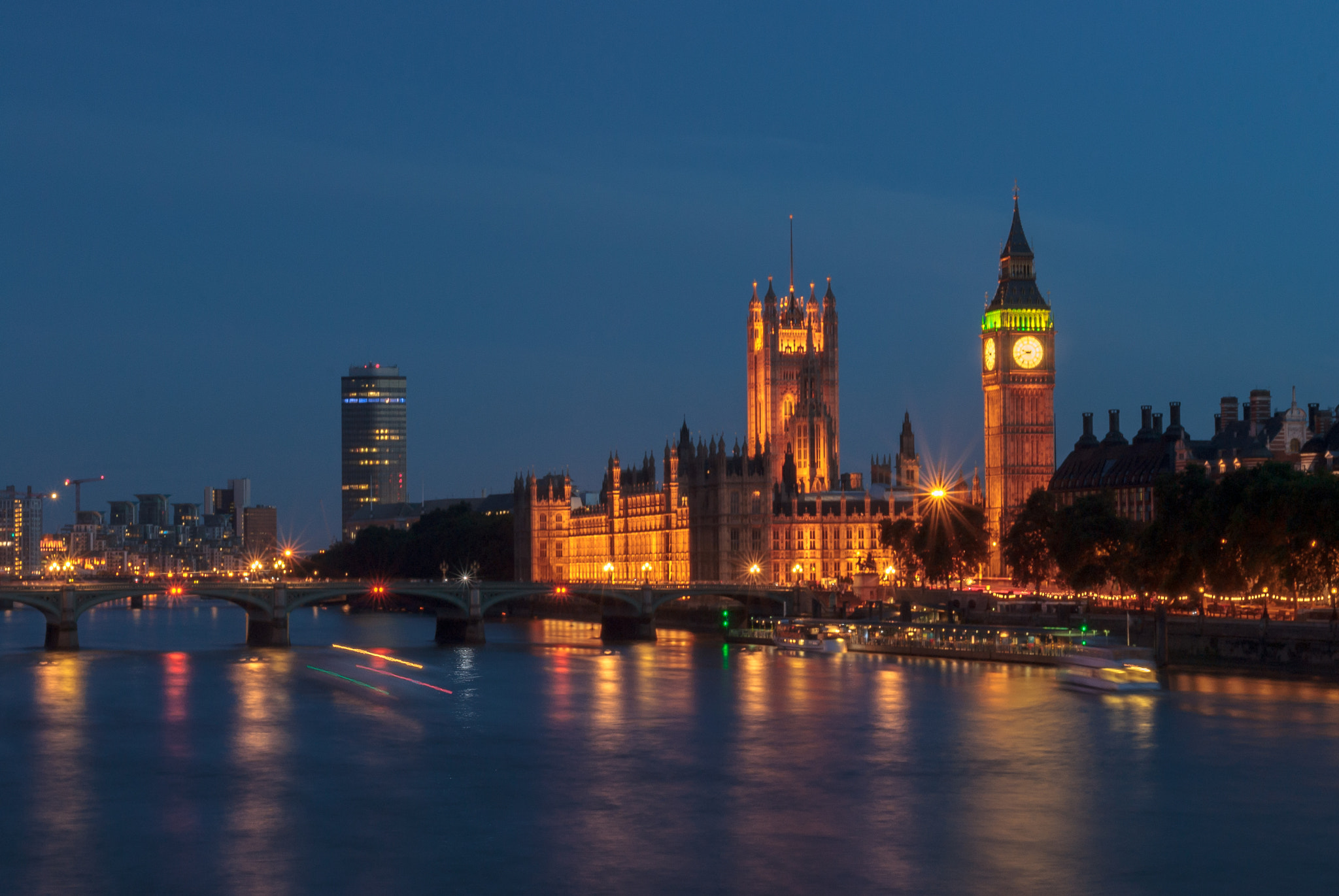 Sony Alpha DSLR-A300 + 35-70mm F4 sample photo. Parliament by night photography